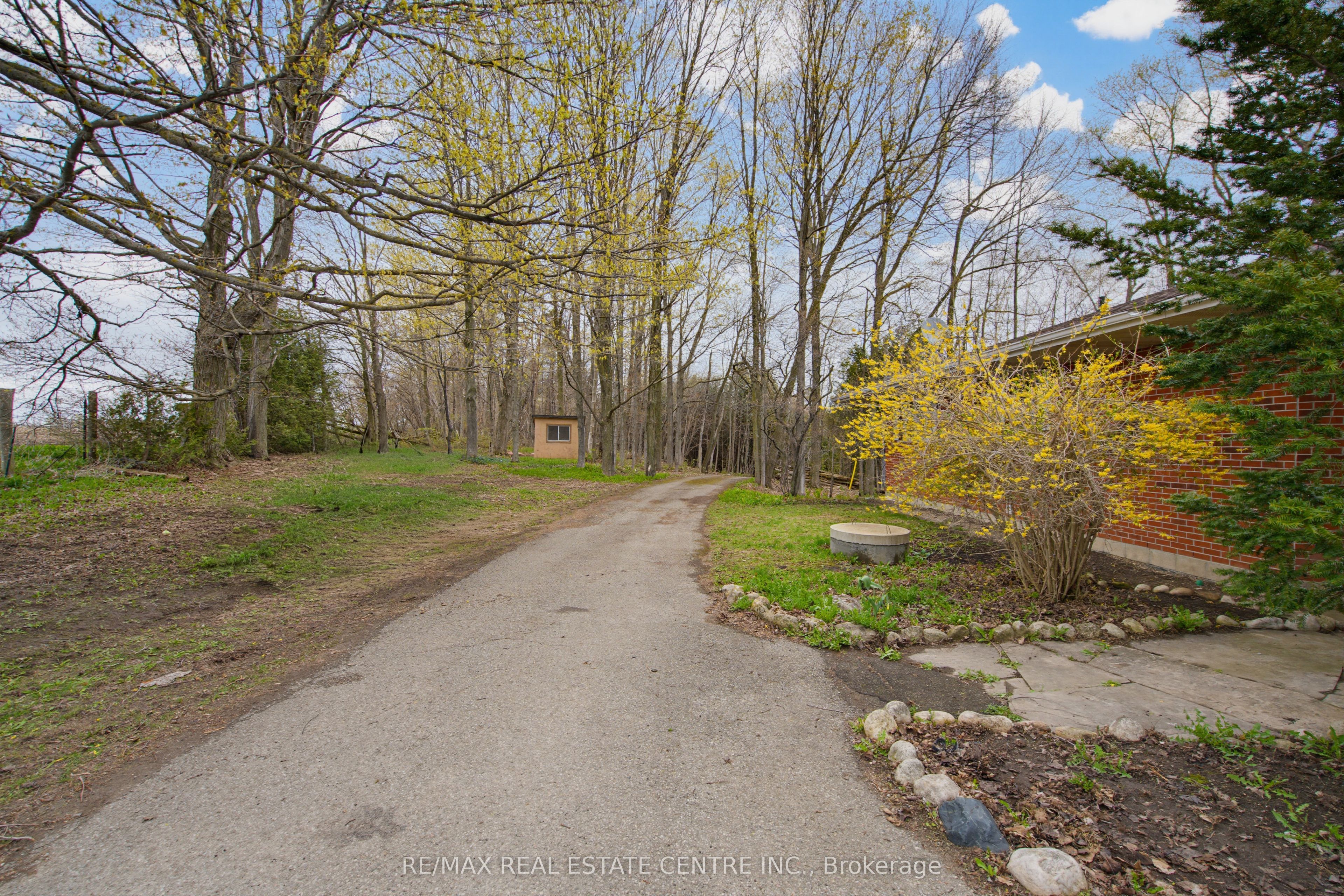 294052 8th Line Property Photo 41