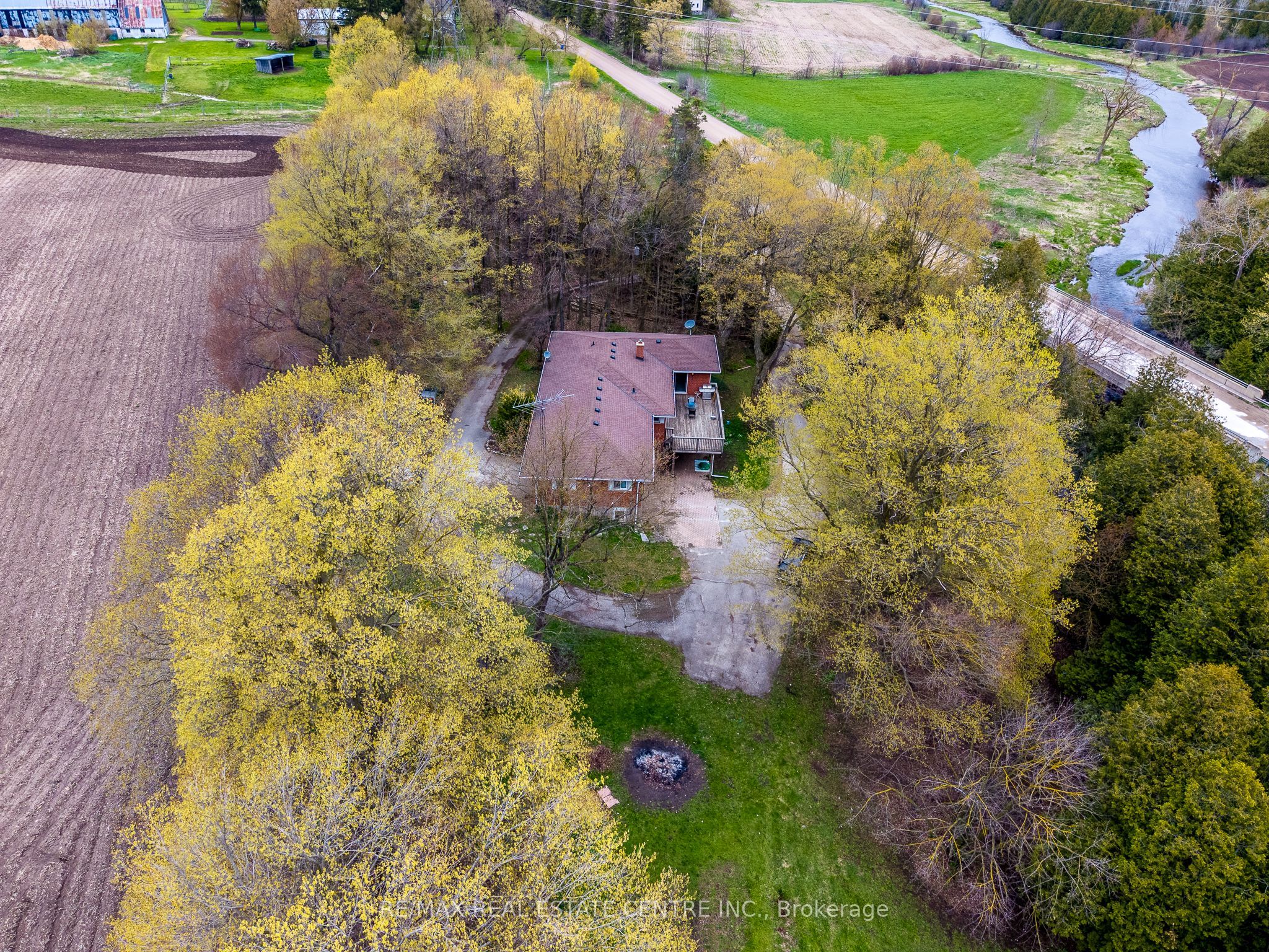 294052 8th Line Property Photo 45