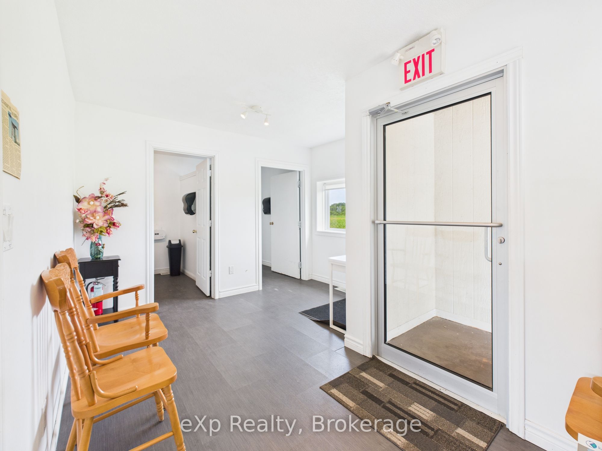 315194 Highway 6 Property Photo 5