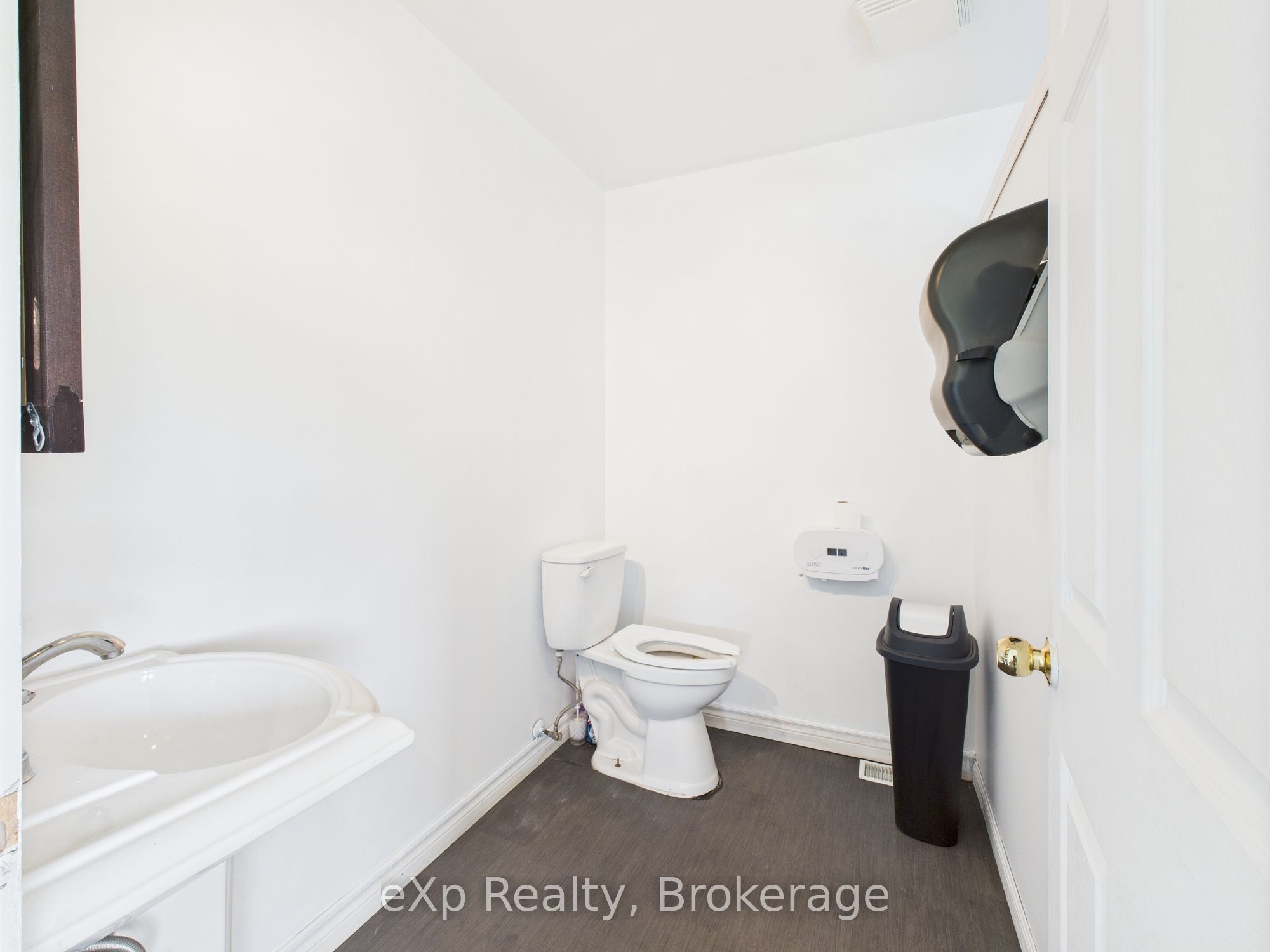 315194 Highway 6 Property Photo 7
