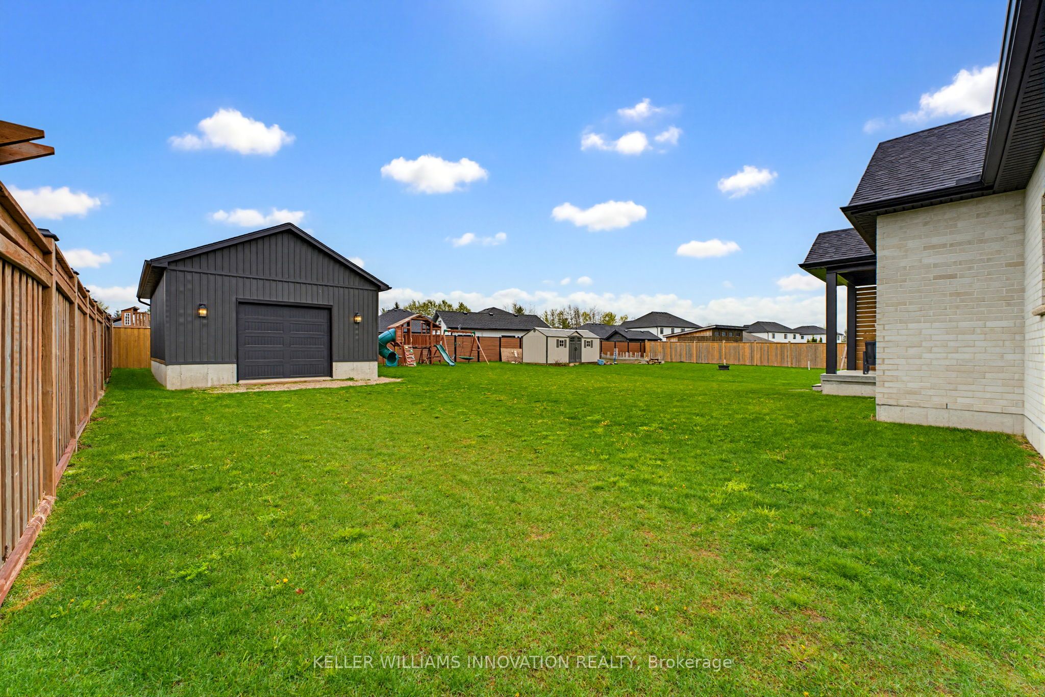 24 Gilmer Crescent Property Photo 31