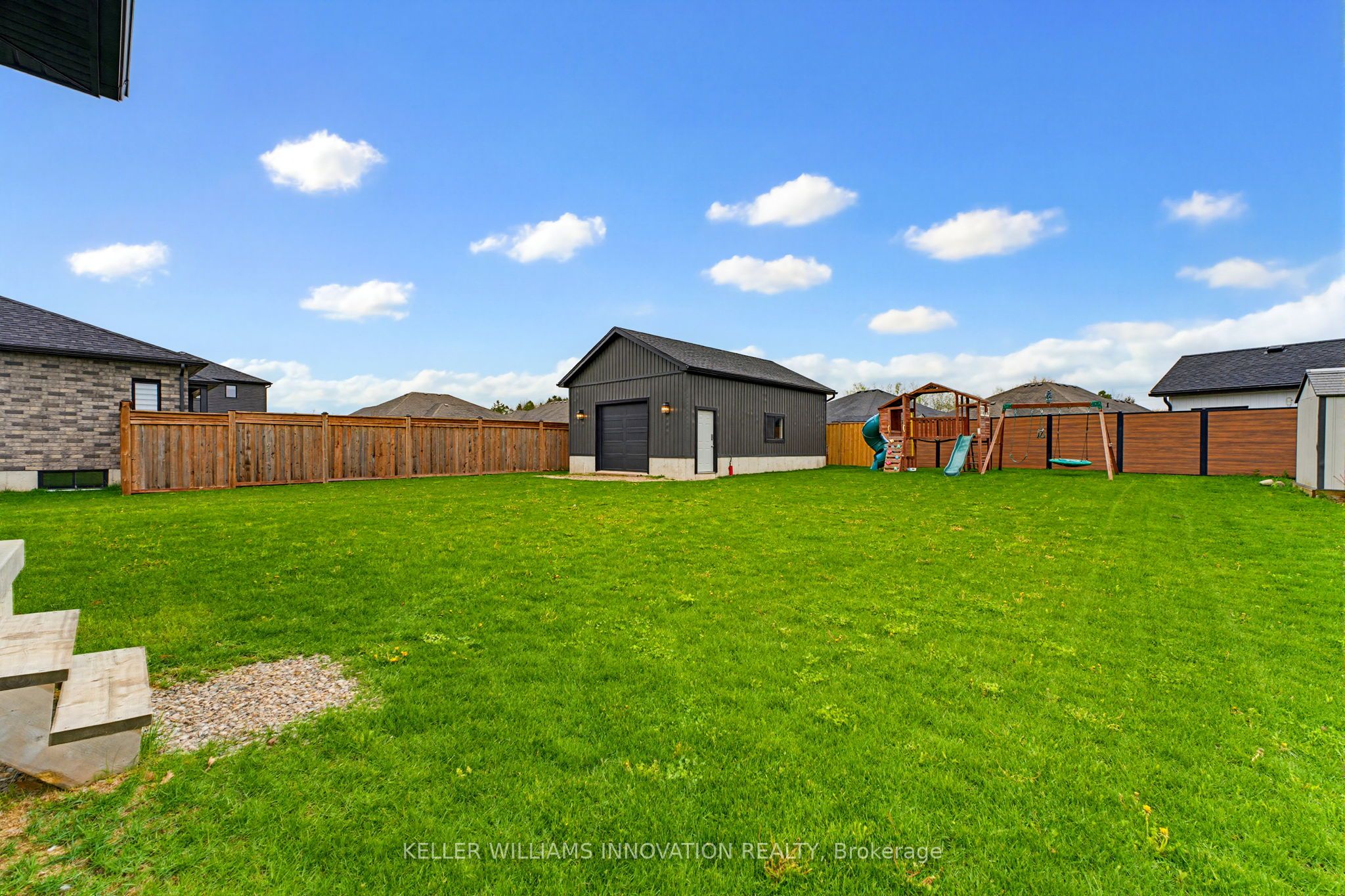 24 Gilmer Crescent Property Photo 34