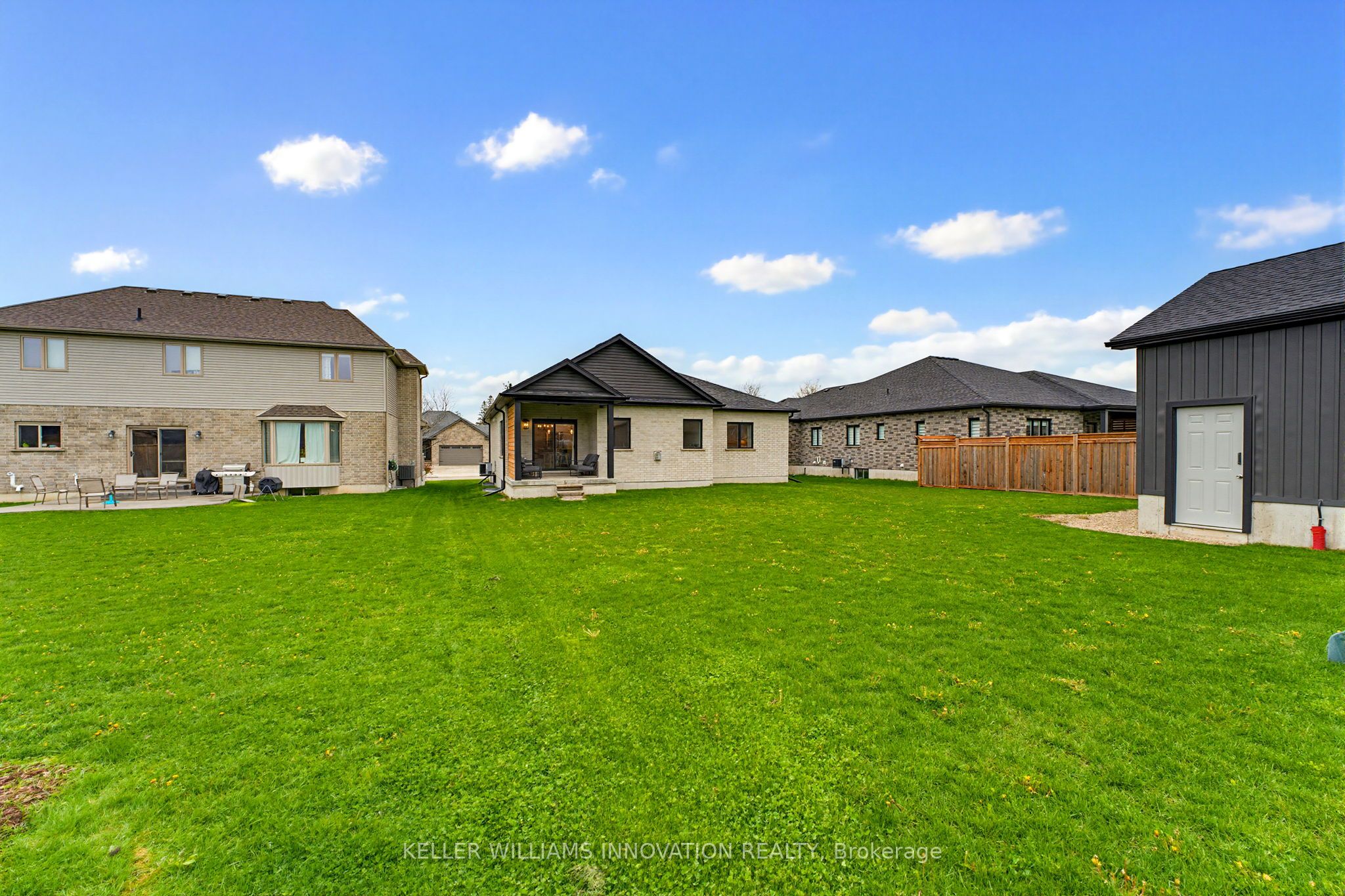 24 Gilmer Crescent Property Photo 35