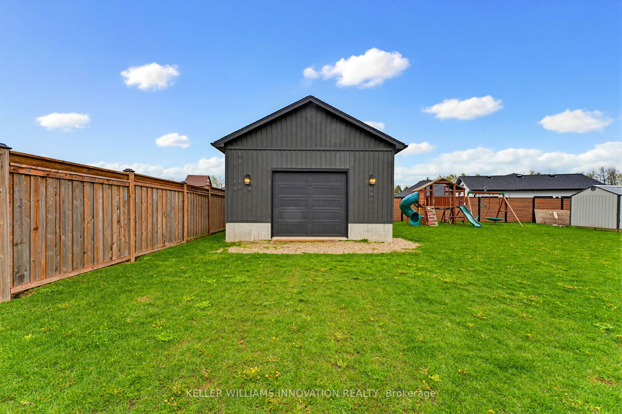 24 Gilmer Crescent Property Photo 36