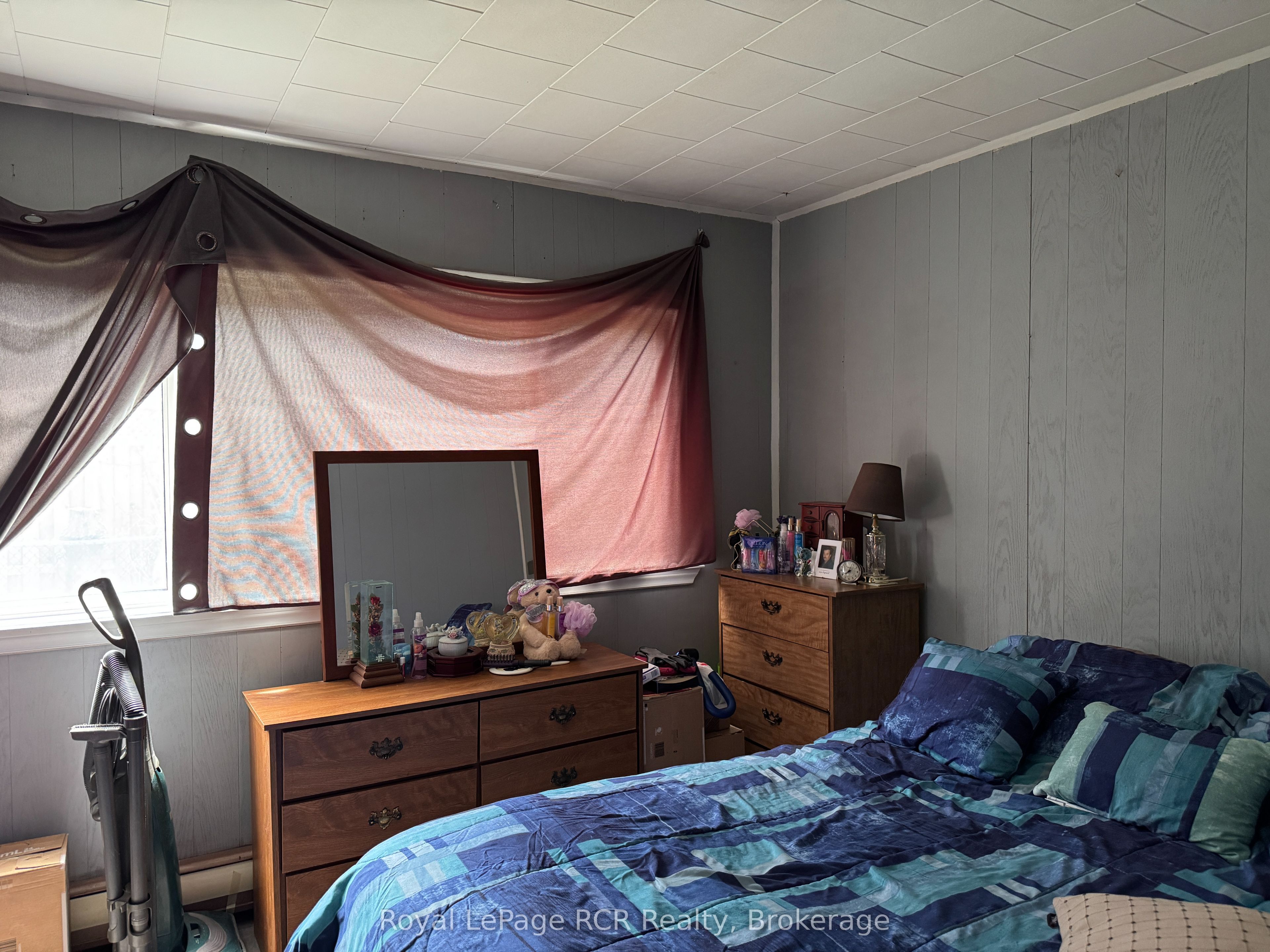 381 14th Street W Property Photo 6