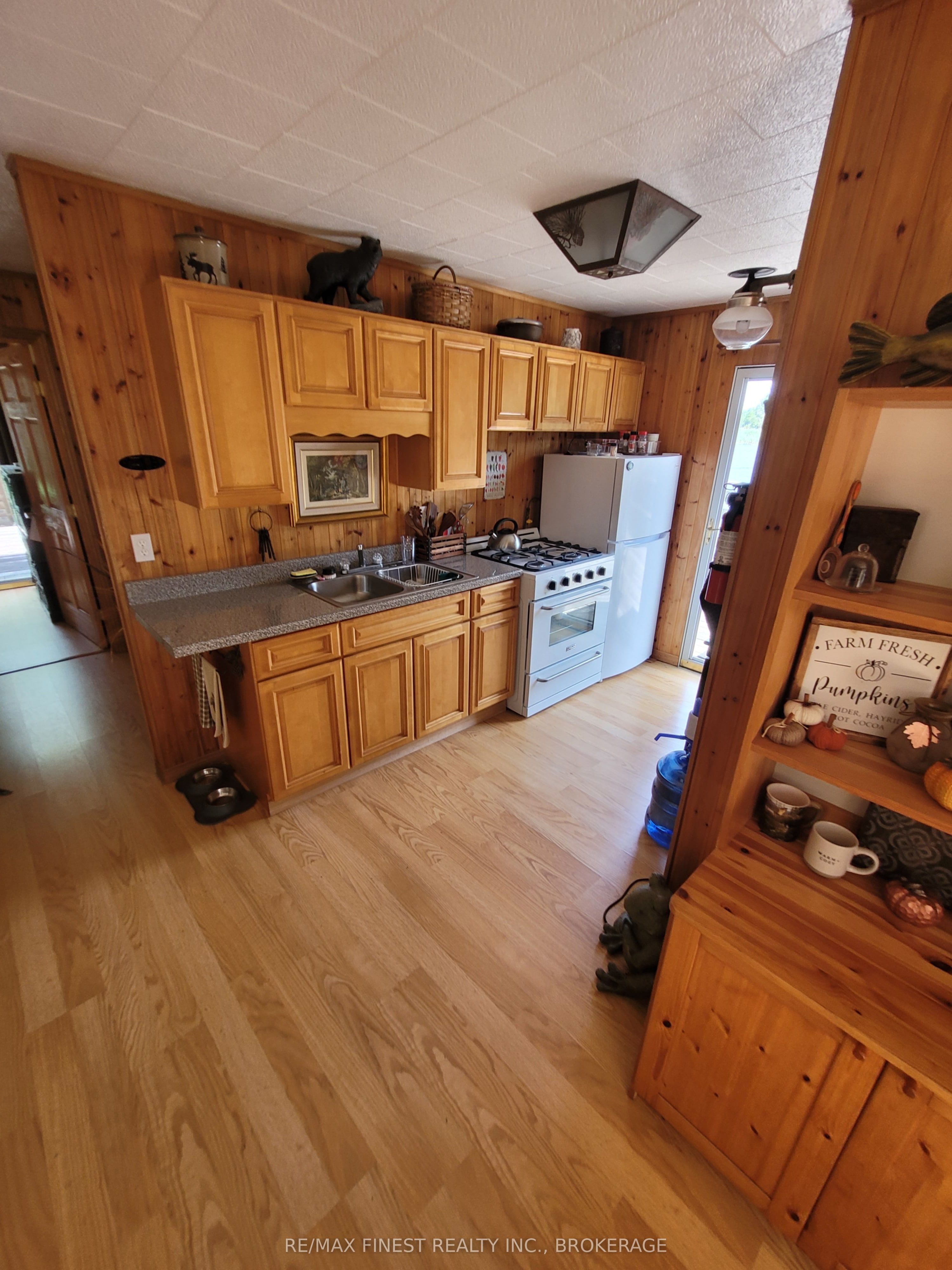 128 Island Property Photo 6