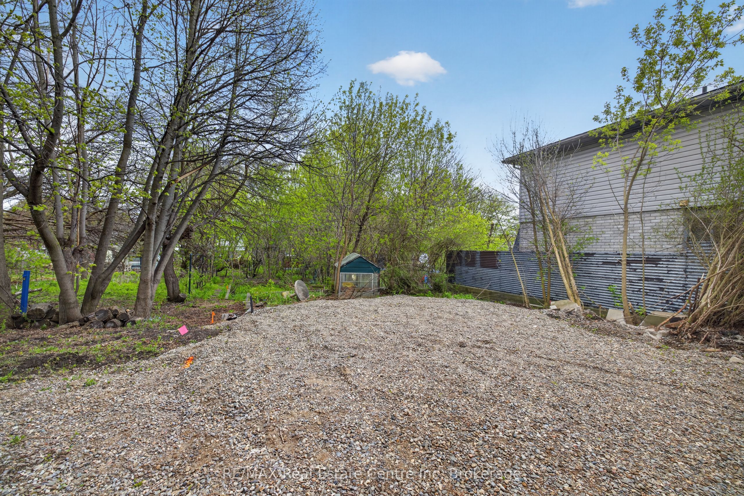 121 Elizabeth Street Property Photo 10