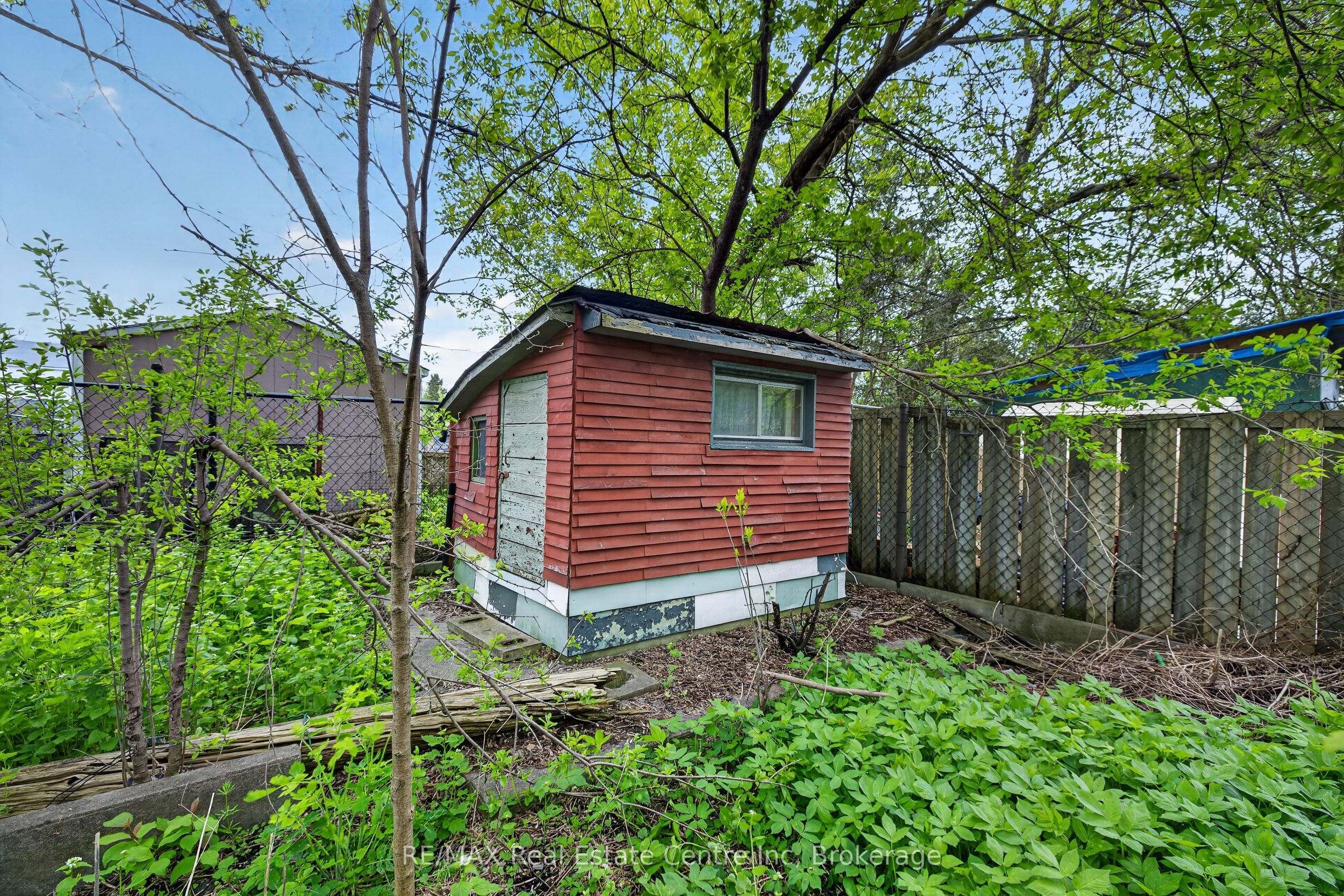 121 Elizabeth Street Property Photo 15