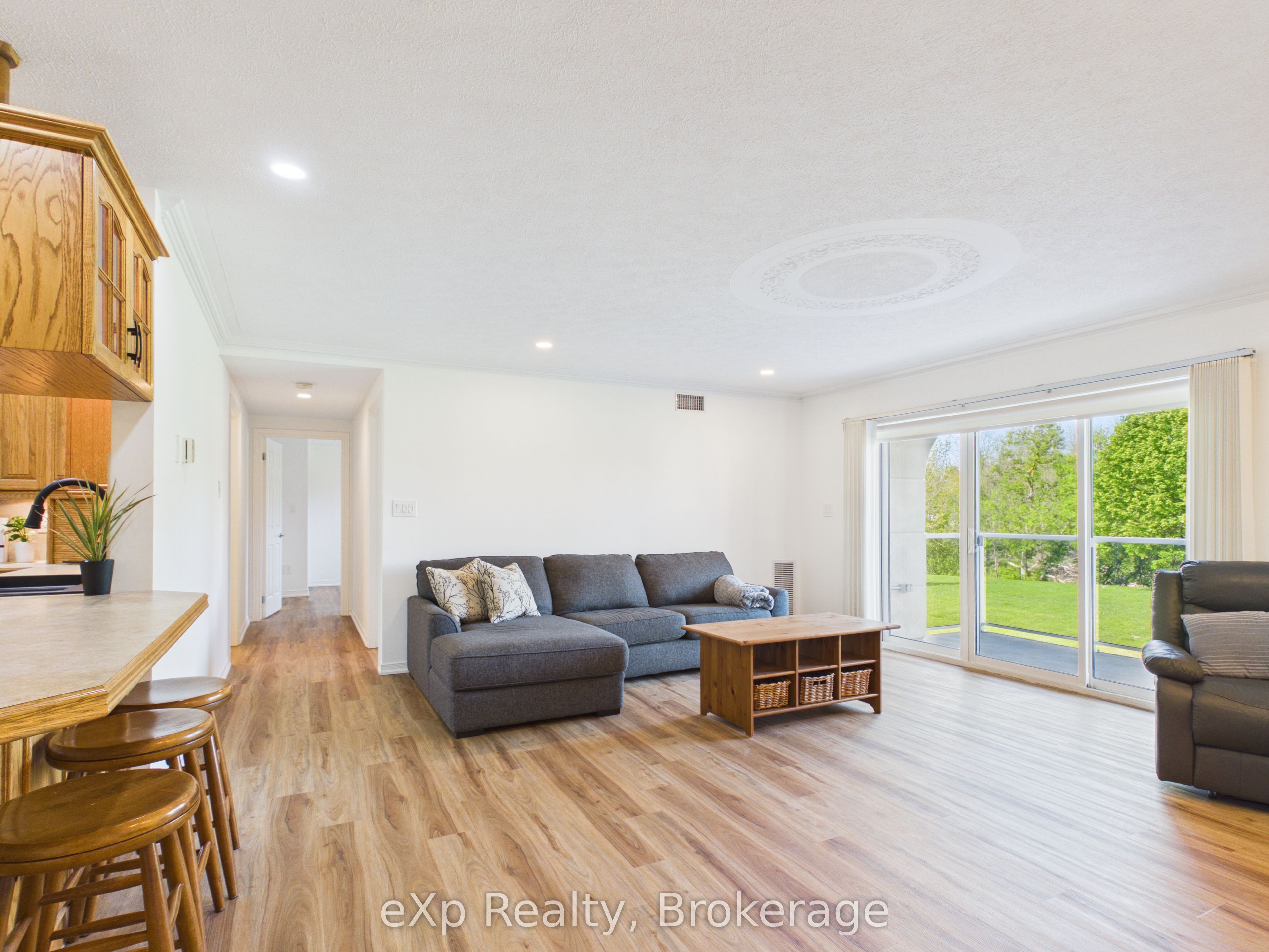 85 William Street N 202 Property Photo 12