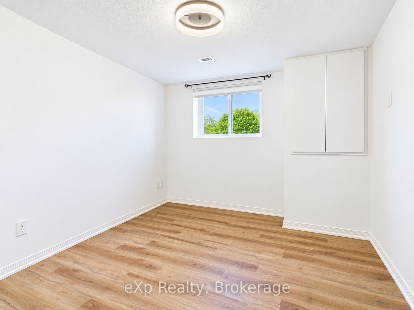 85 William Street N 202 Property Photo 19