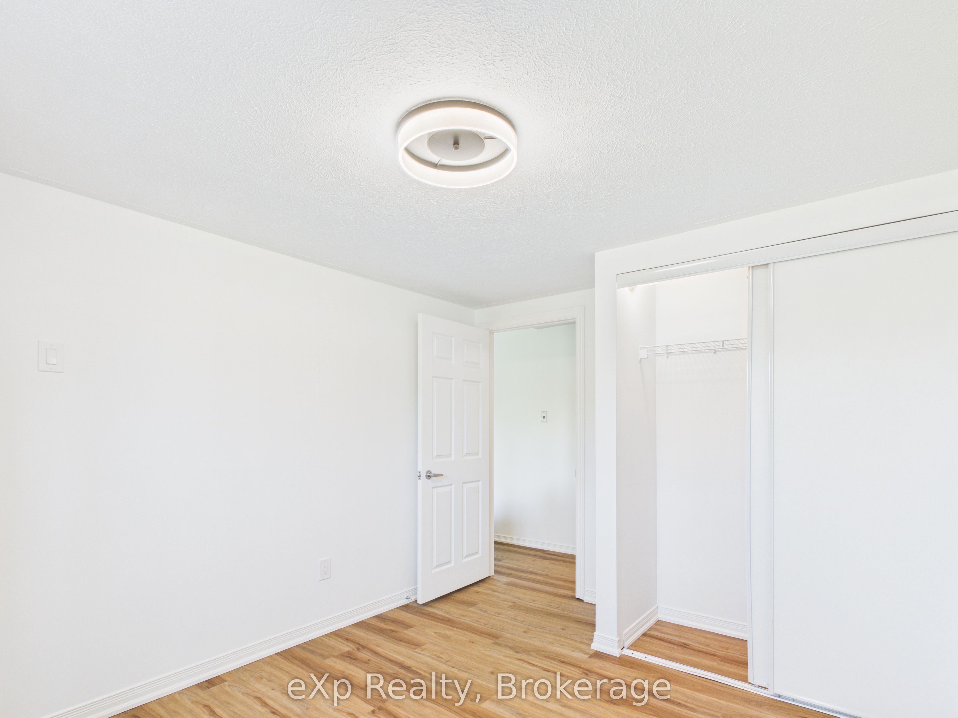 85 William Street N 202 Property Photo 22