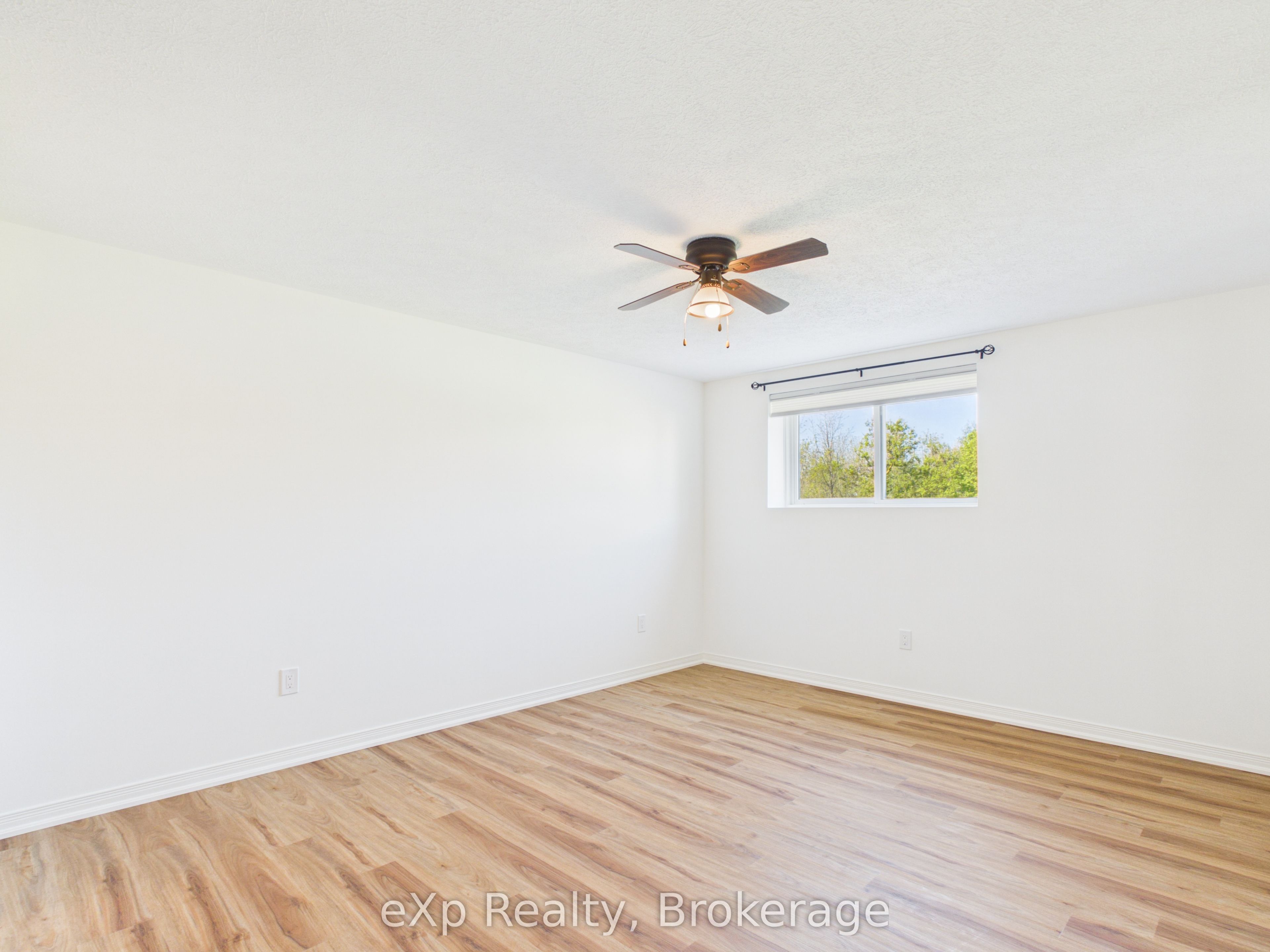 85 William Street N 202 Property Photo 27