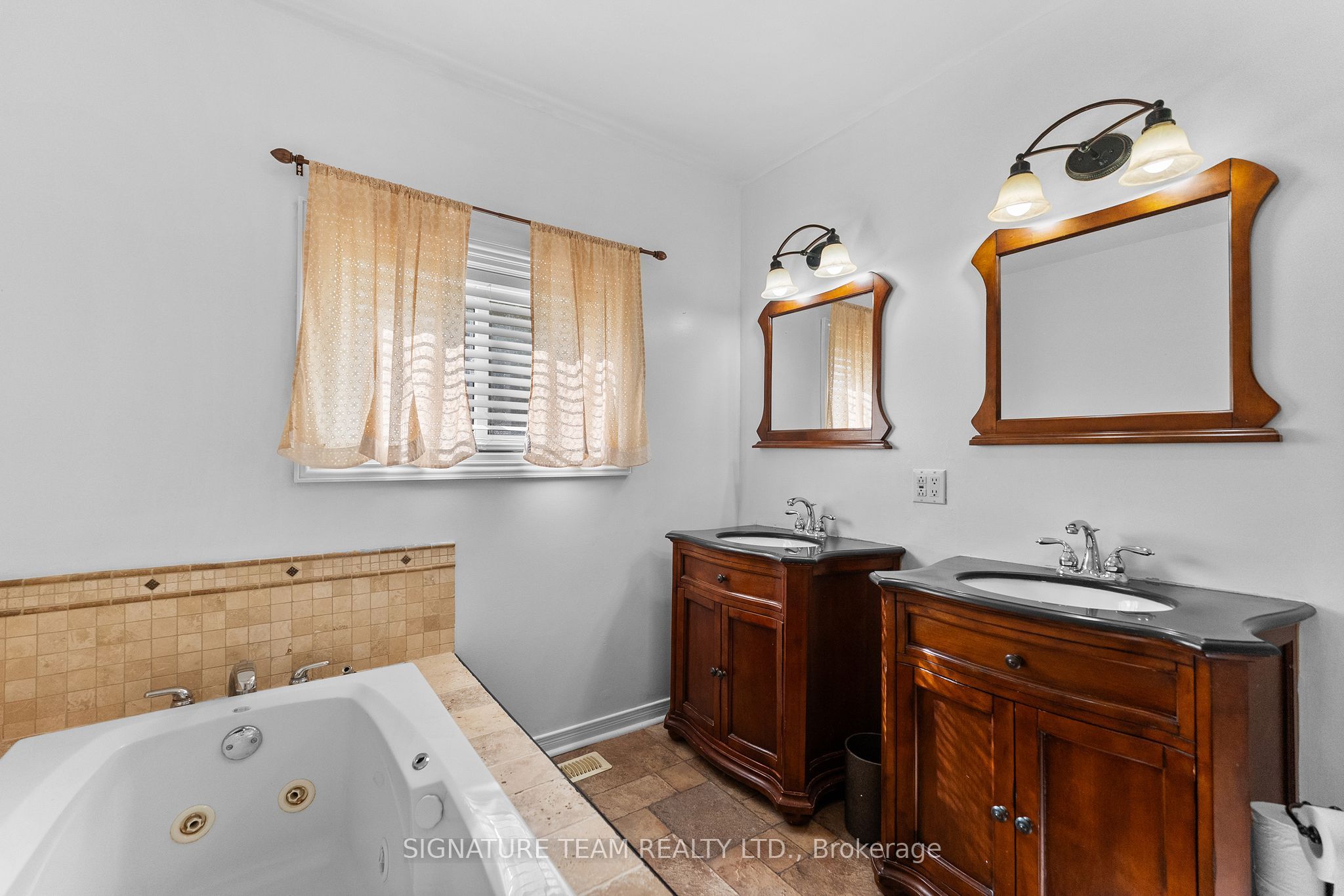 32b Lefty Lane Property Photo 44