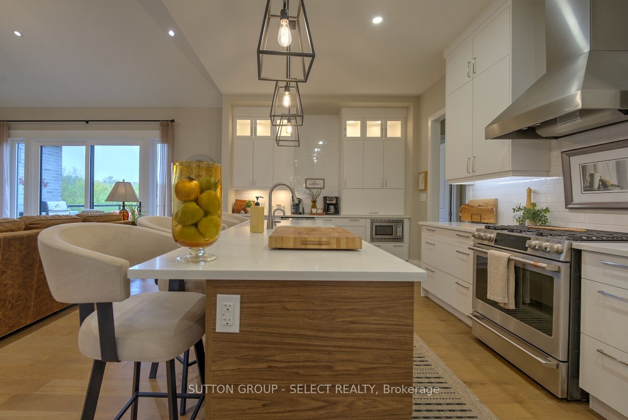 276 Hazelton Lane Property Photo 15