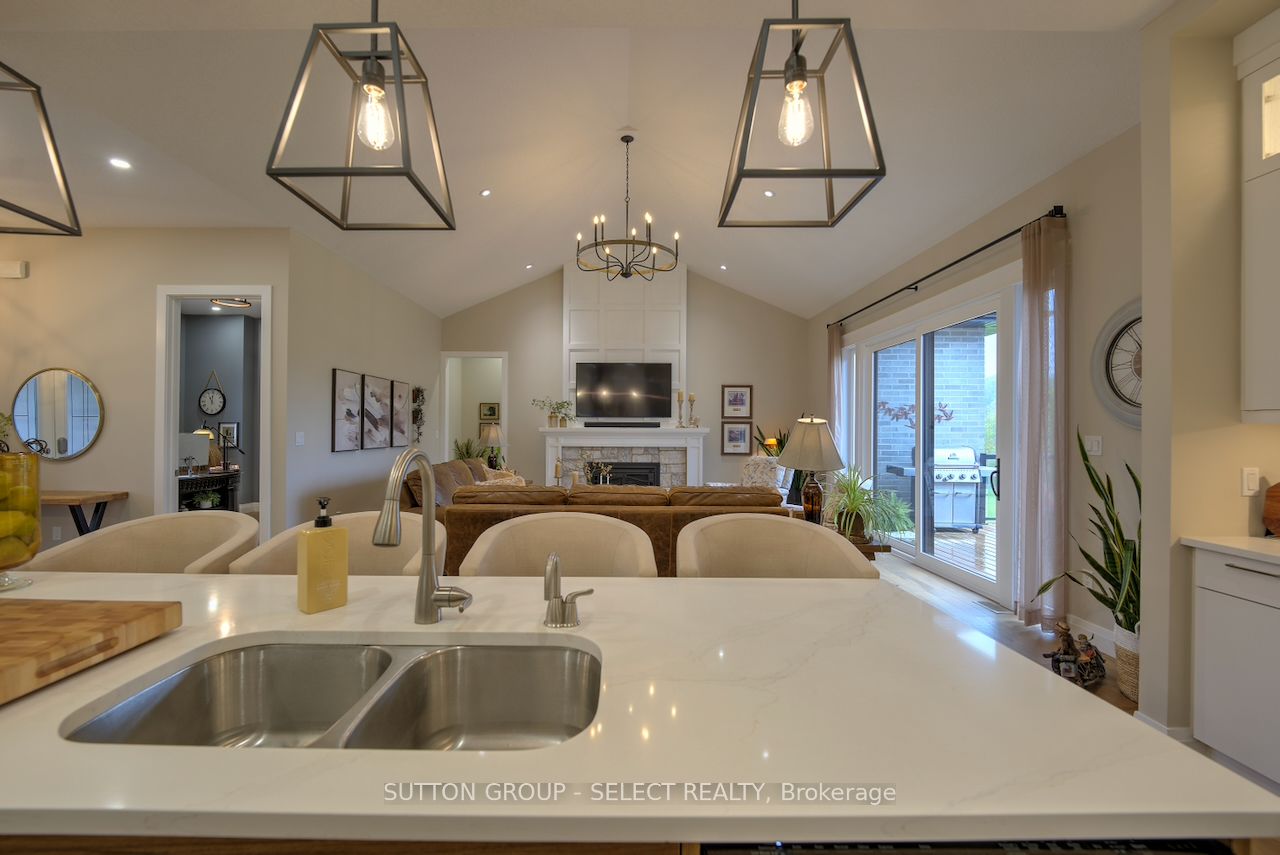 276 Hazelton Lane Property Photo 19