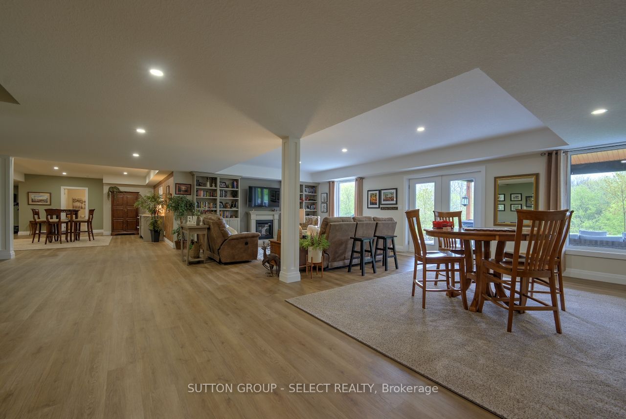 276 Hazelton Lane Property Photo 37