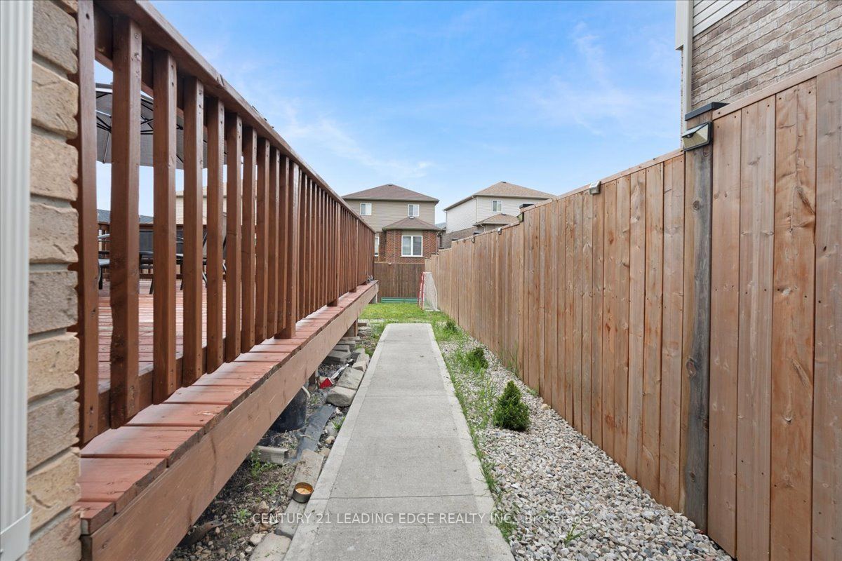 28 Ne Drone Crescent Property Photo 32