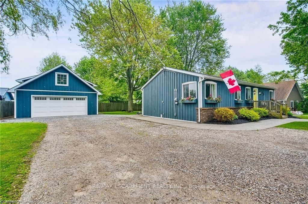 8 Beach Road Property Photo 3
