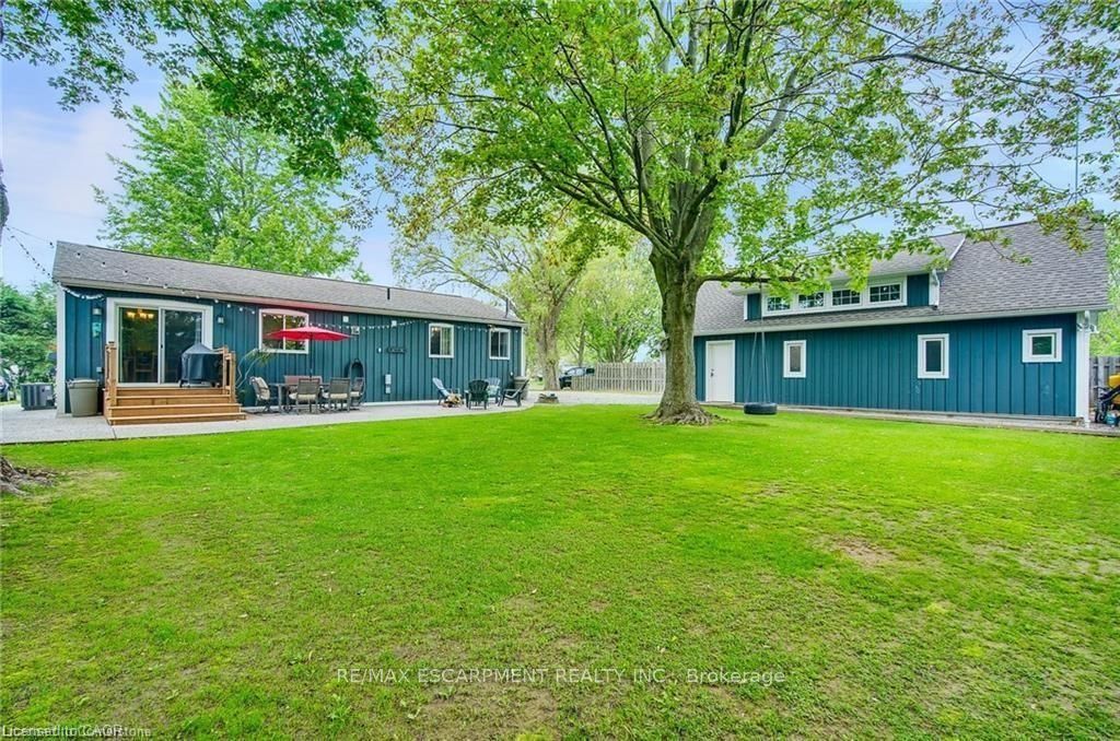 8 Beach Road Property Photo 4