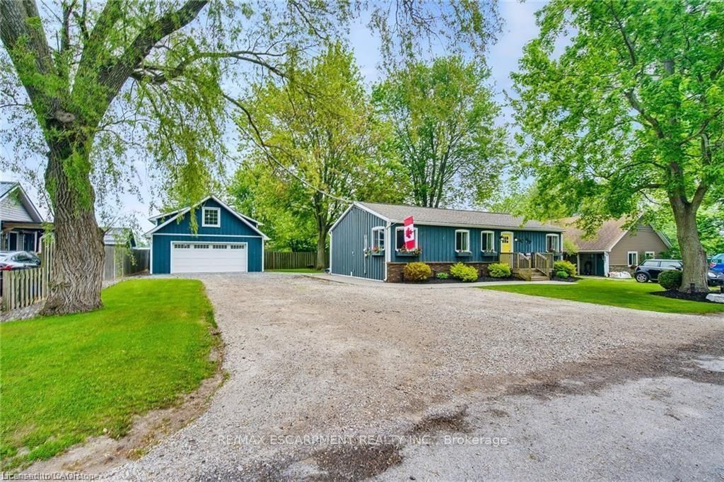8 Beach Road Property Photo 5