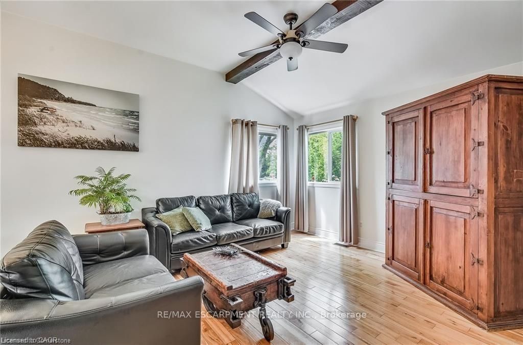 8 Beach Road Property Photo 7