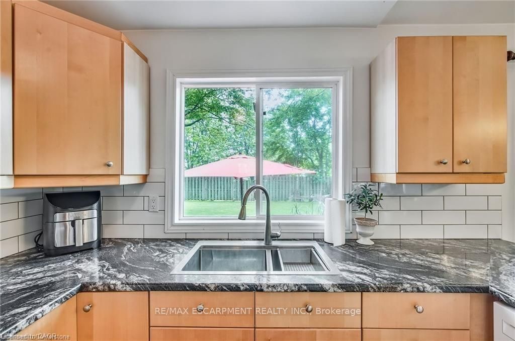 8 Beach Road Property Photo 18