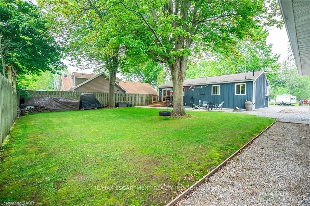 8 Beach Road Property Photo 33