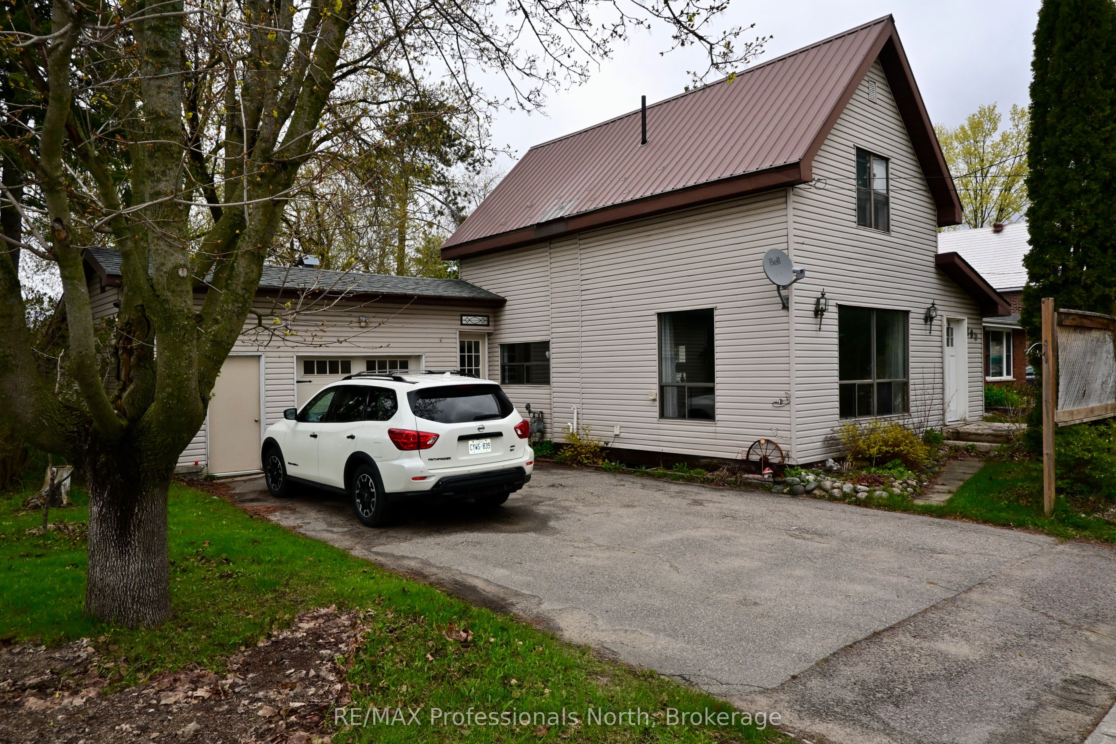 209 Dill St Street Property Photo 1