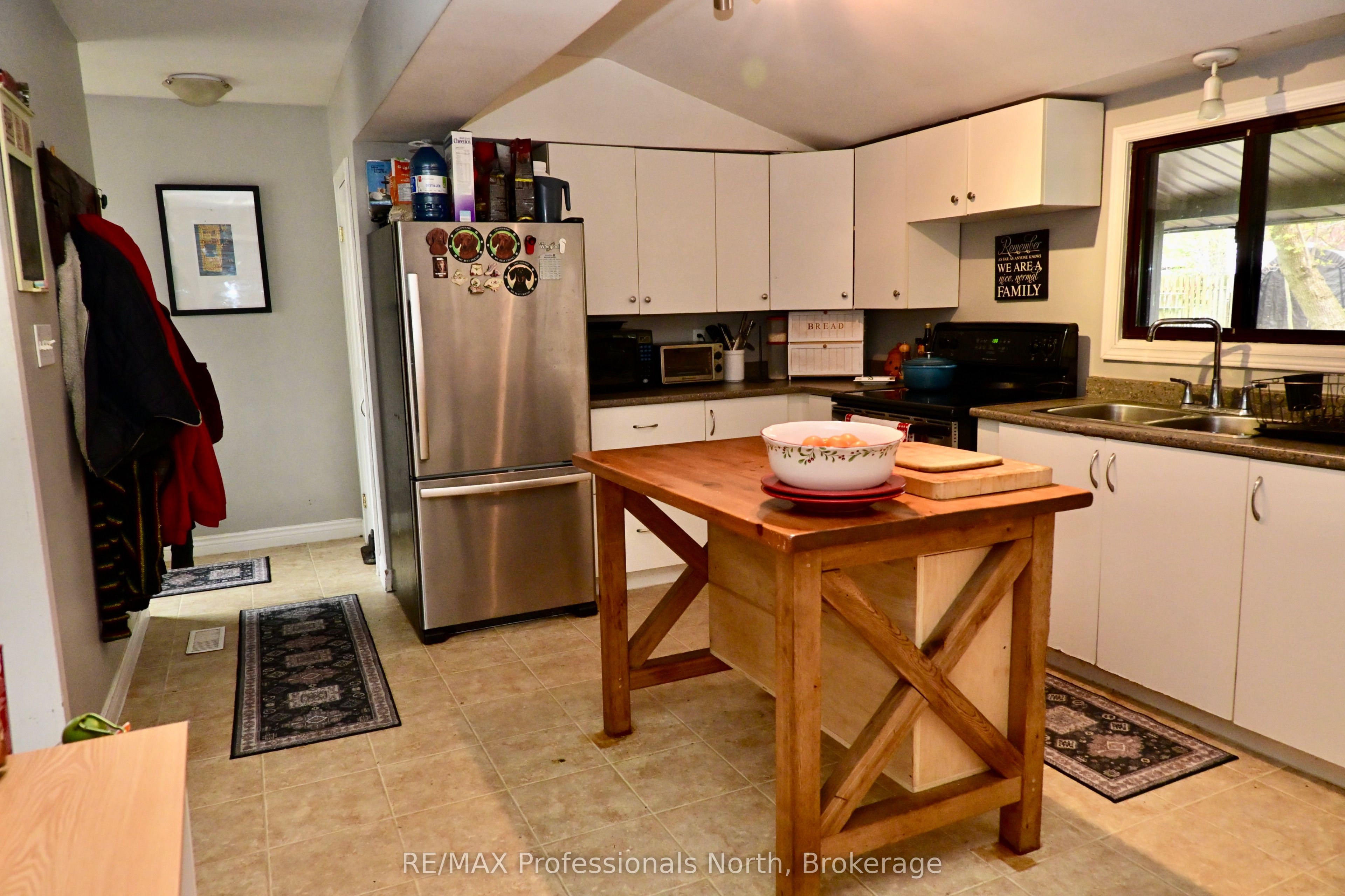 209 Dill St Street Property Photo 10