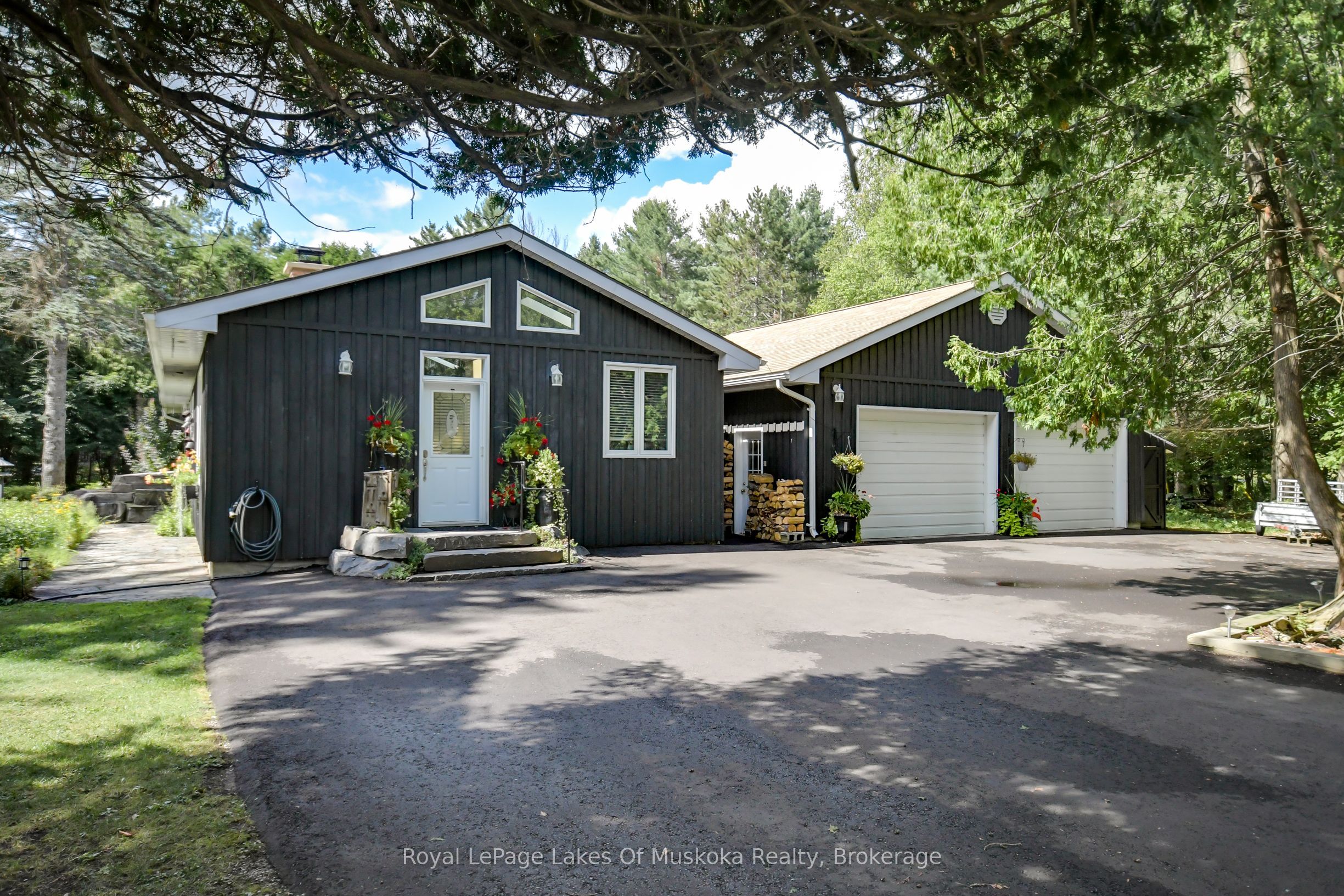 2 Leslie Drive W Property Photo 19