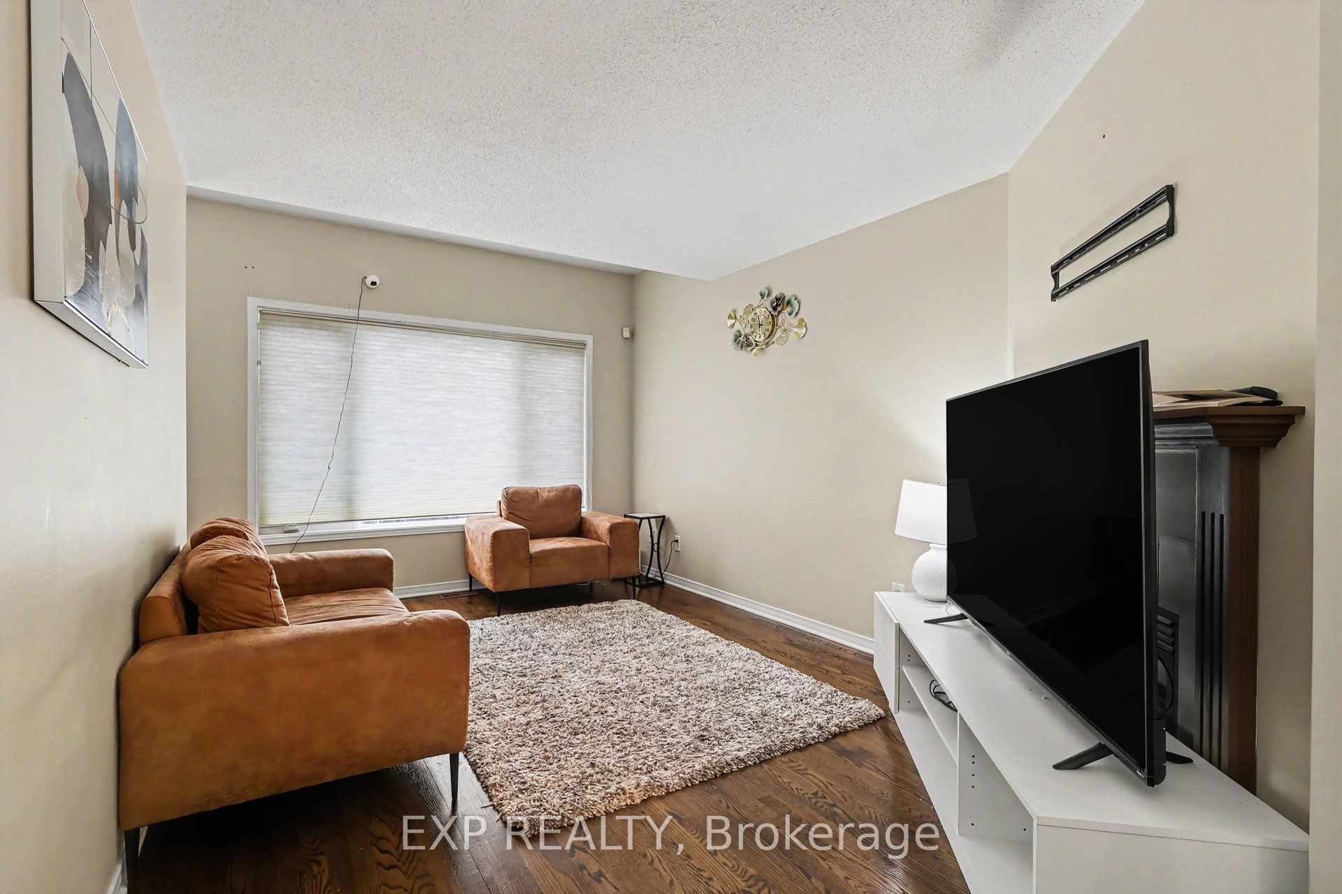 273 Rolling Meadow Crescent Property Photo 8