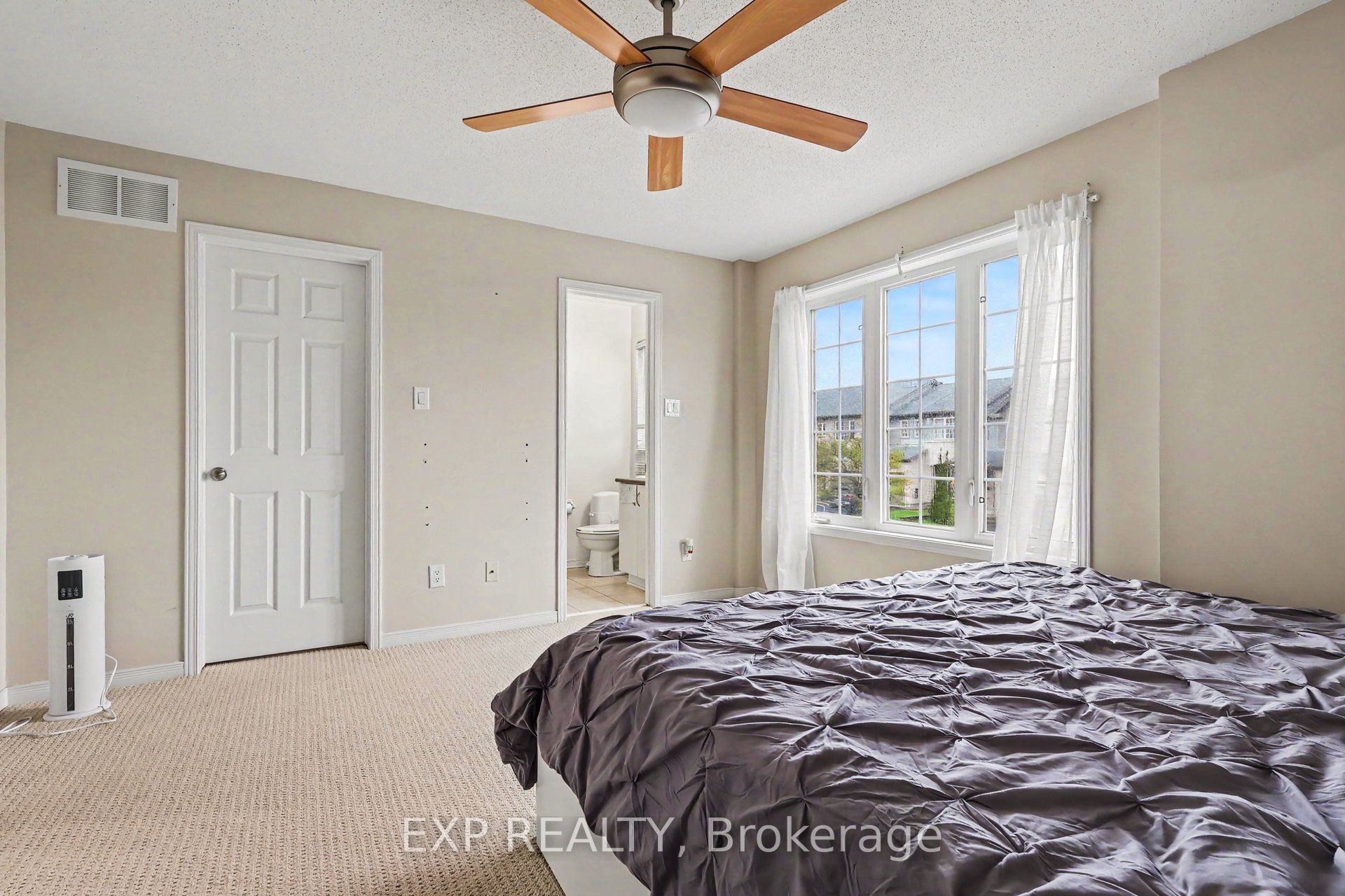 273 Rolling Meadow Crescent Property Photo 11
