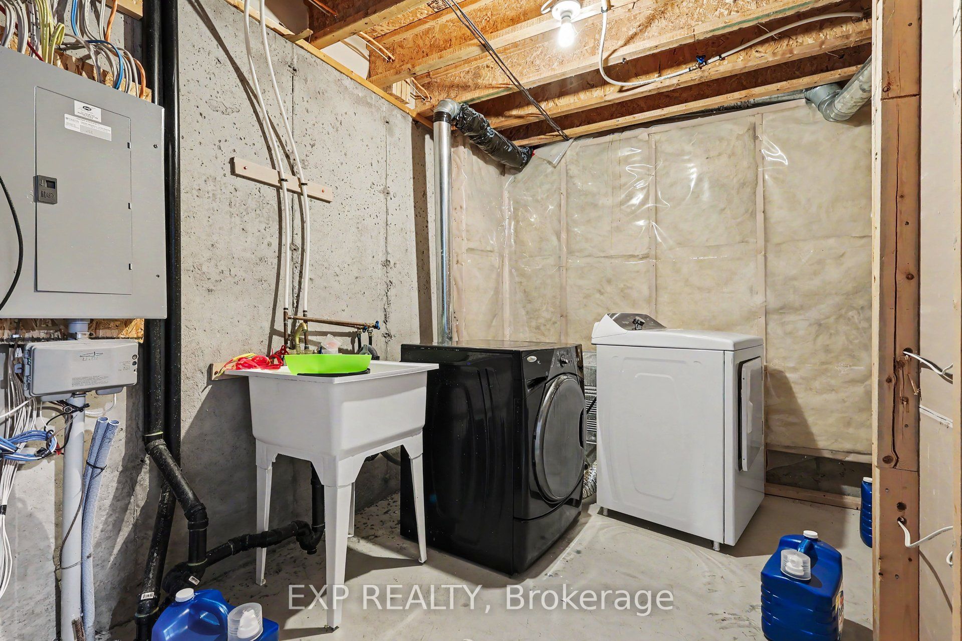 273 Rolling Meadow Crescent Property Photo 17