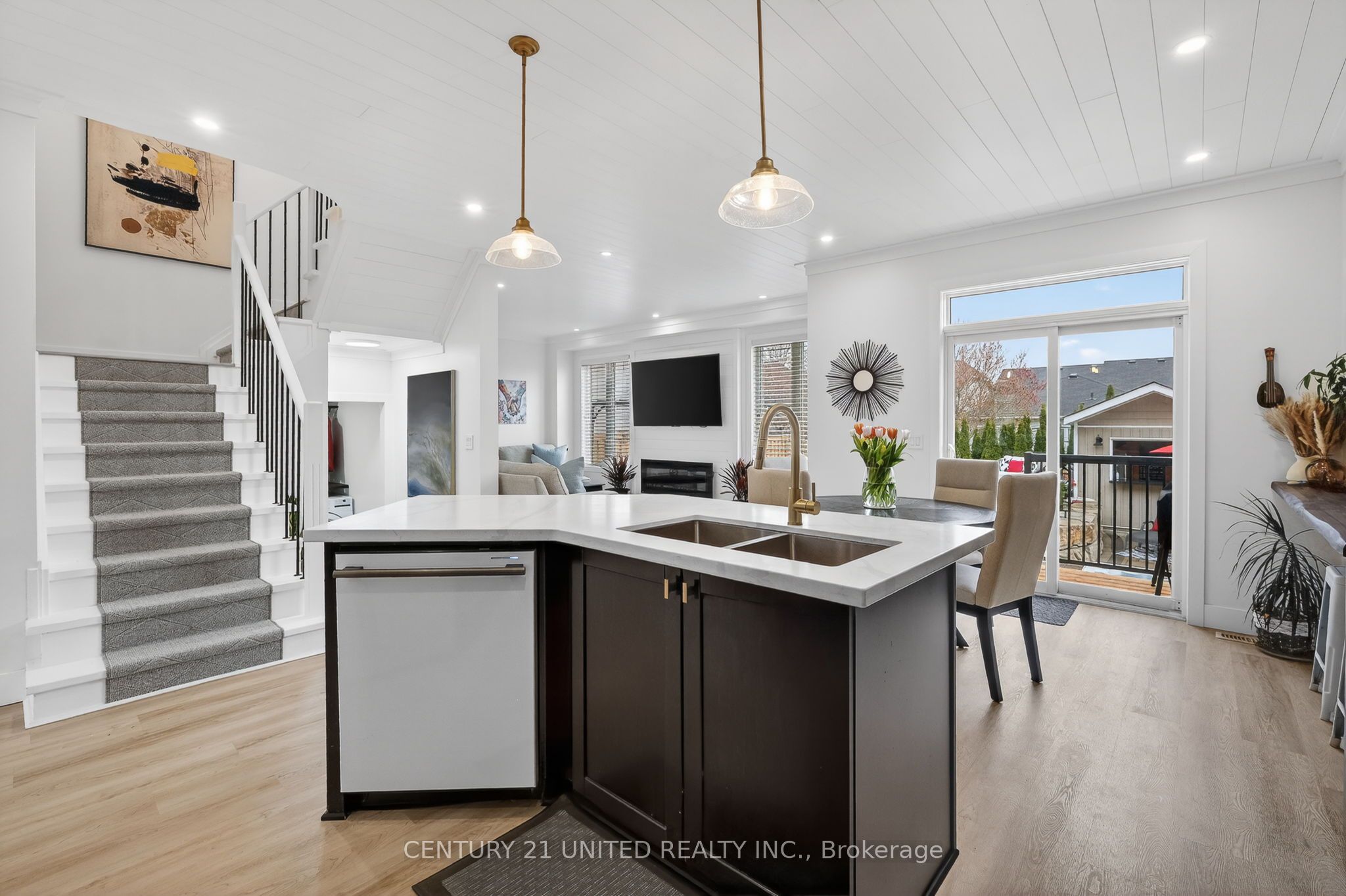 696 Fisher Street Property Photo 12