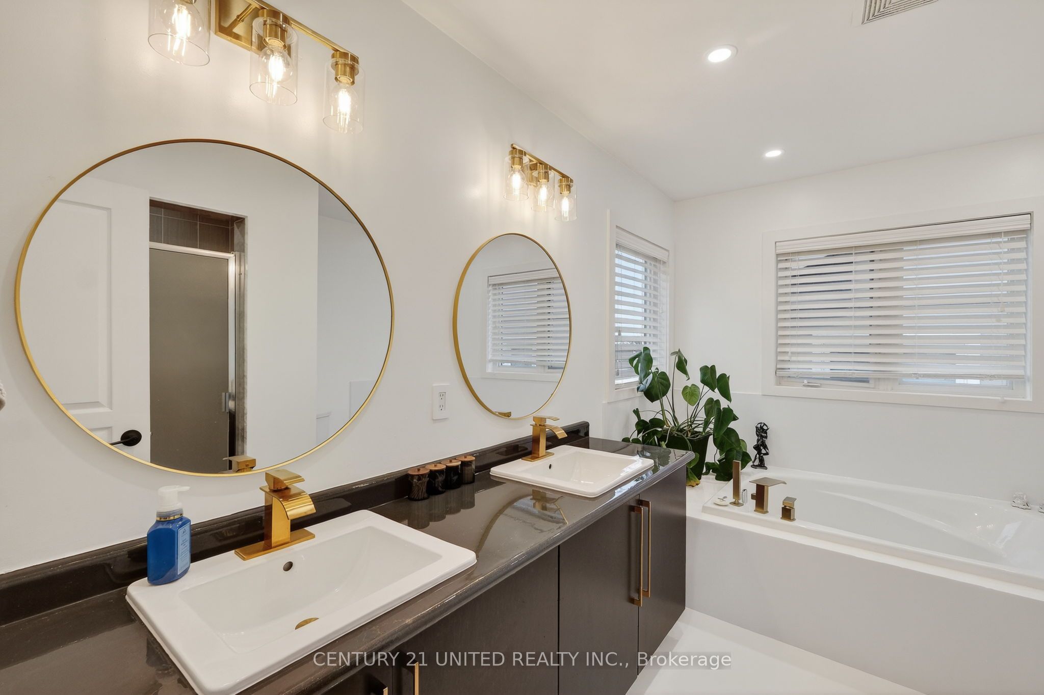 696 Fisher Street Property Photo 25