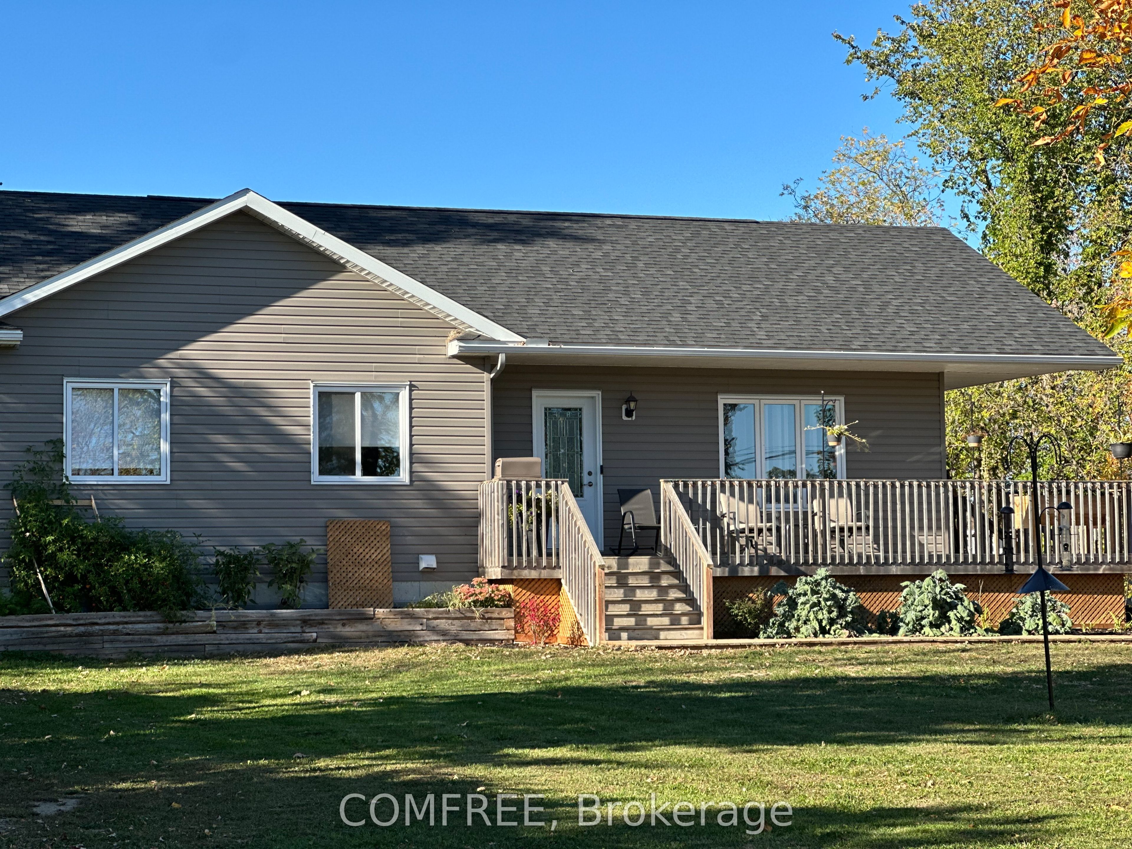 140 Russett Drive Property Photo 1
