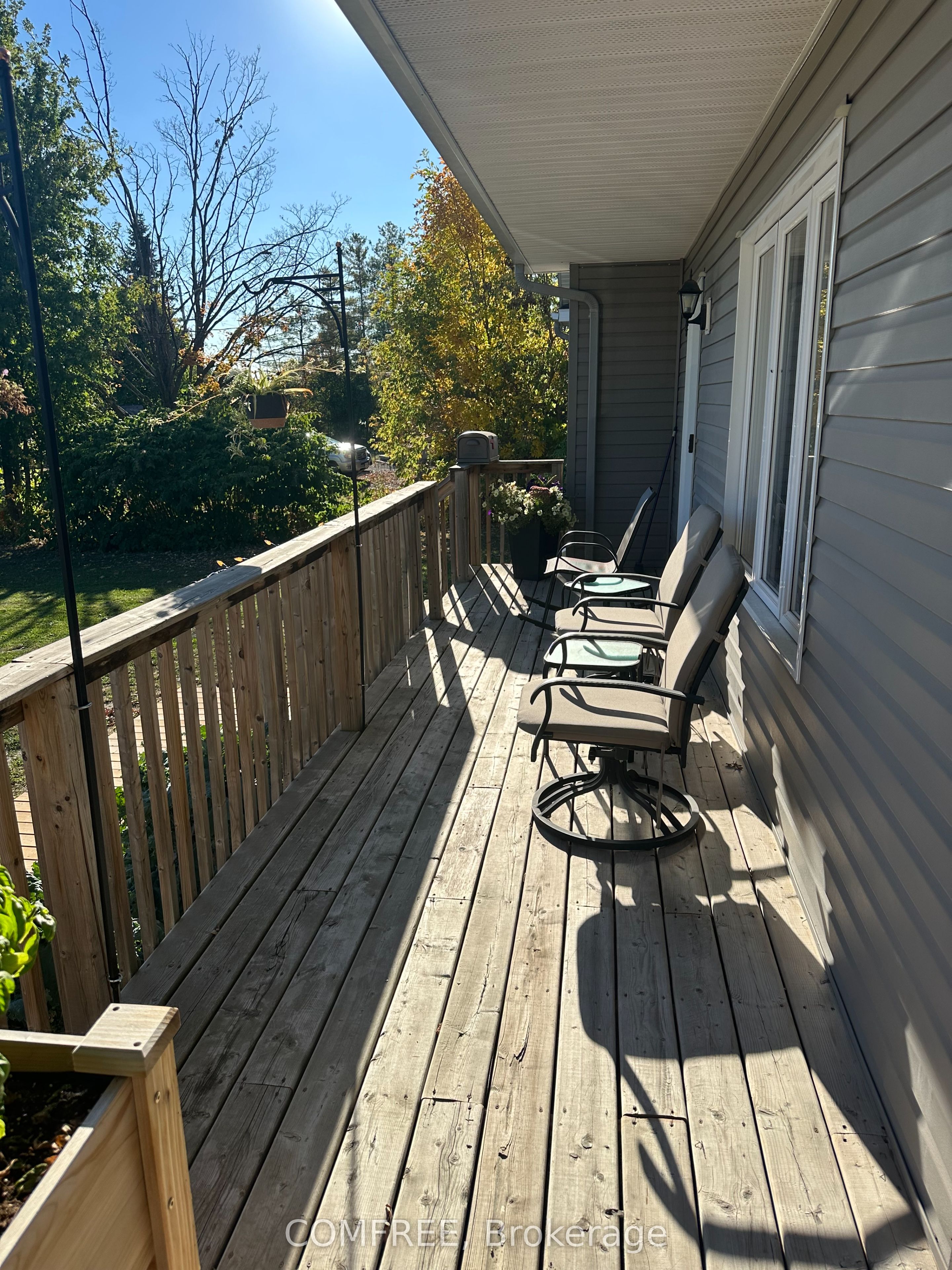 140 Russett Drive Property Photo 4