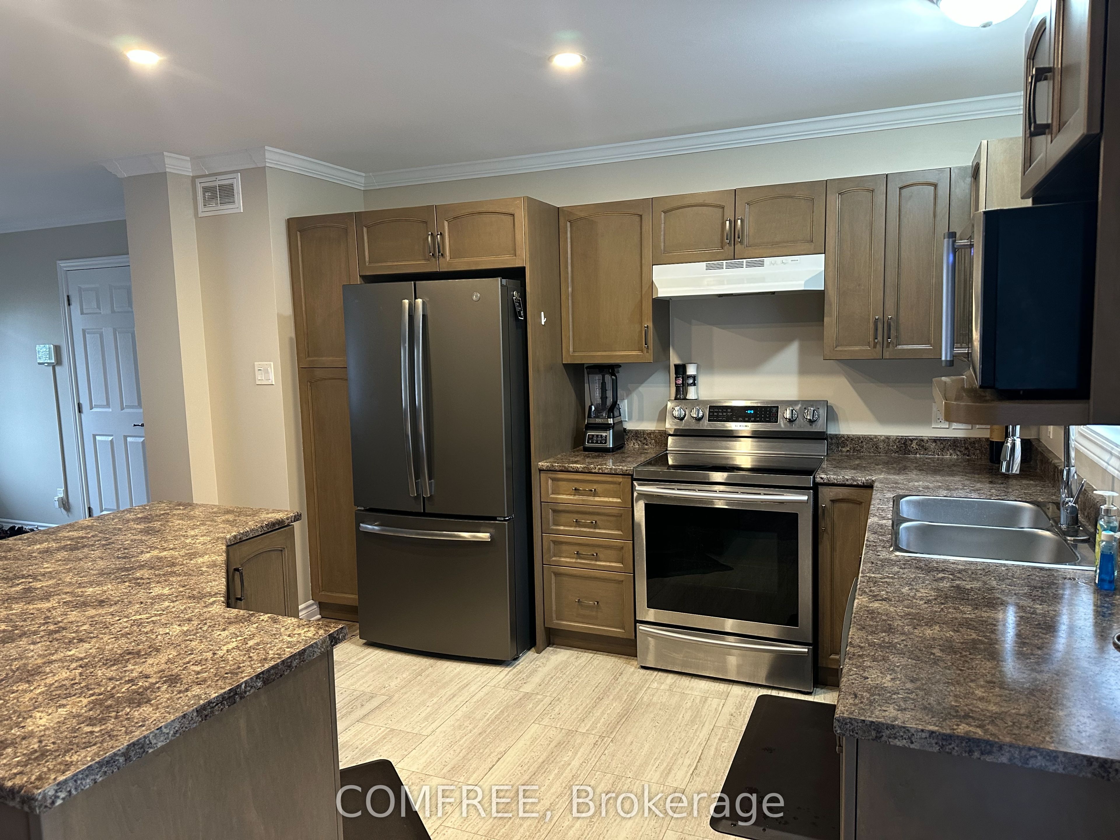 140 Russett Drive Property Photo 12