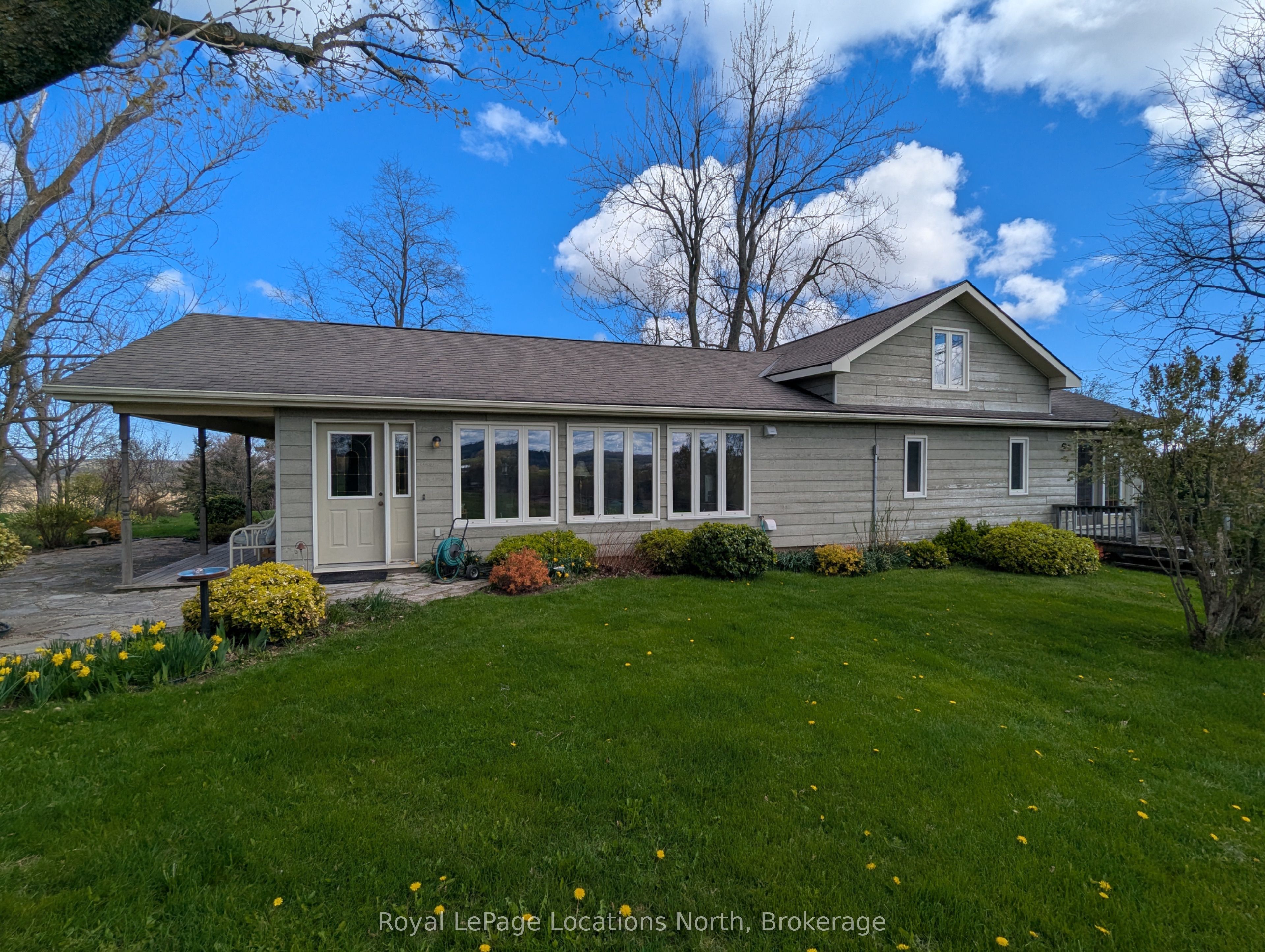 125552 13 Side Road Property Photo 1
