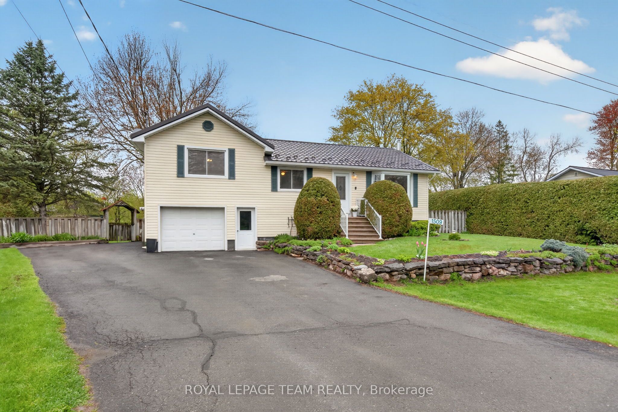 1509 Mayrene Crescent Property Photo 3