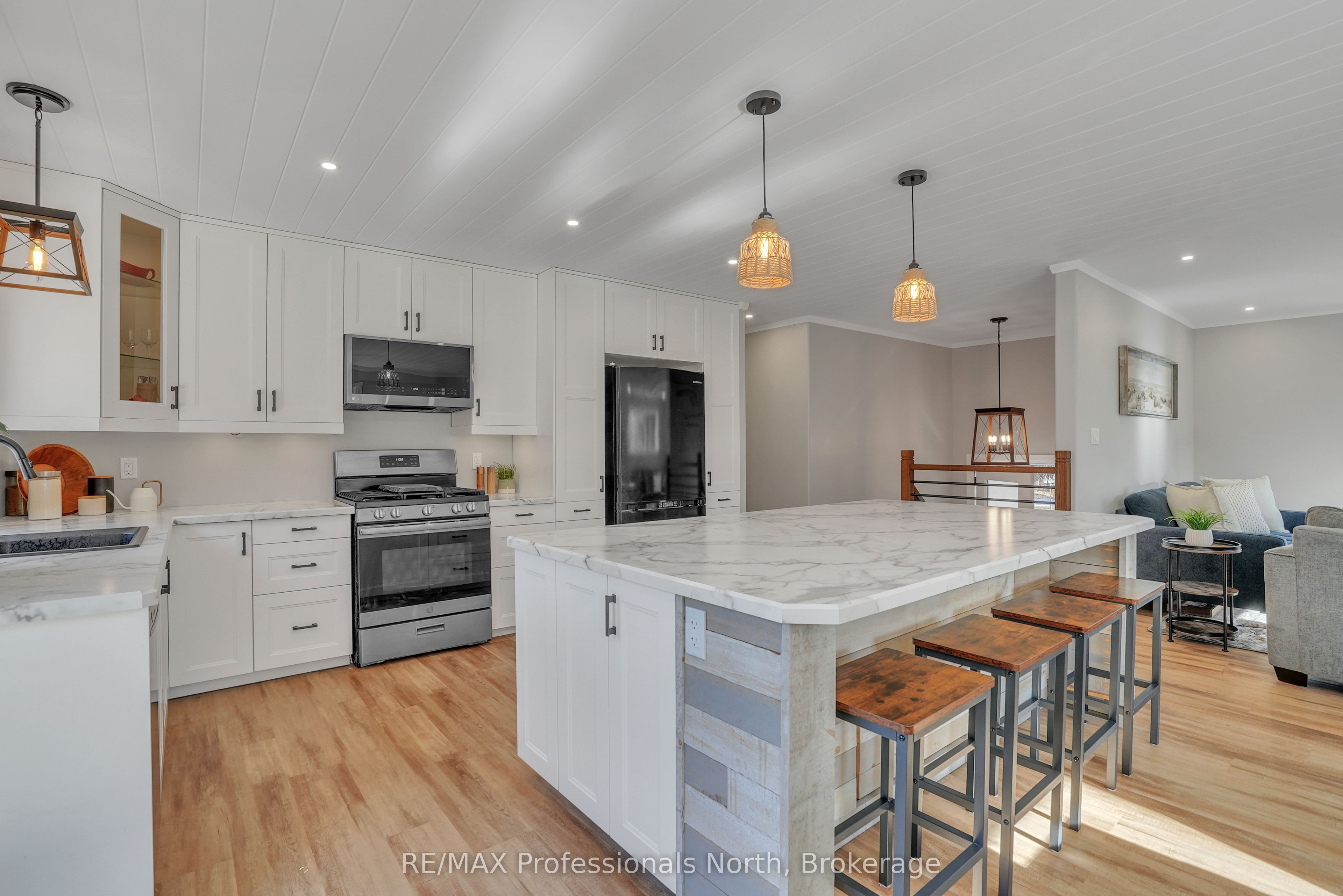 79 Mainhood Road Property Photo 6