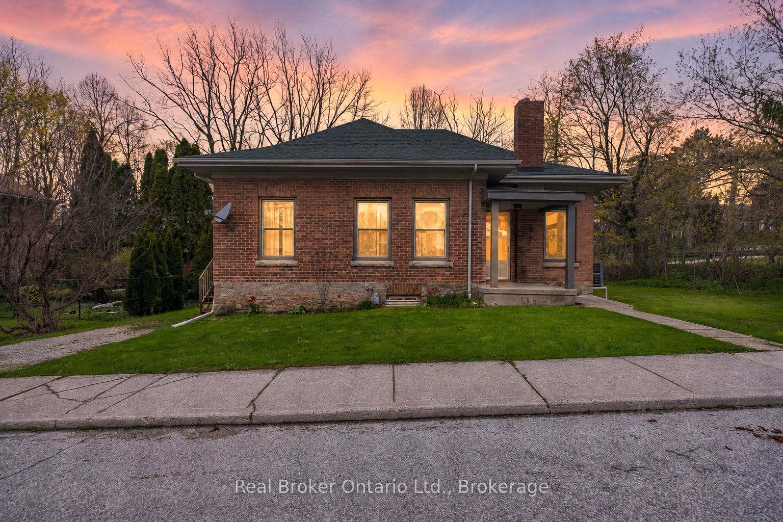 846 7th Avenue E Property Photo 1