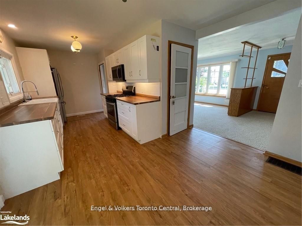 27 Herbert Avenue Property Photo 2