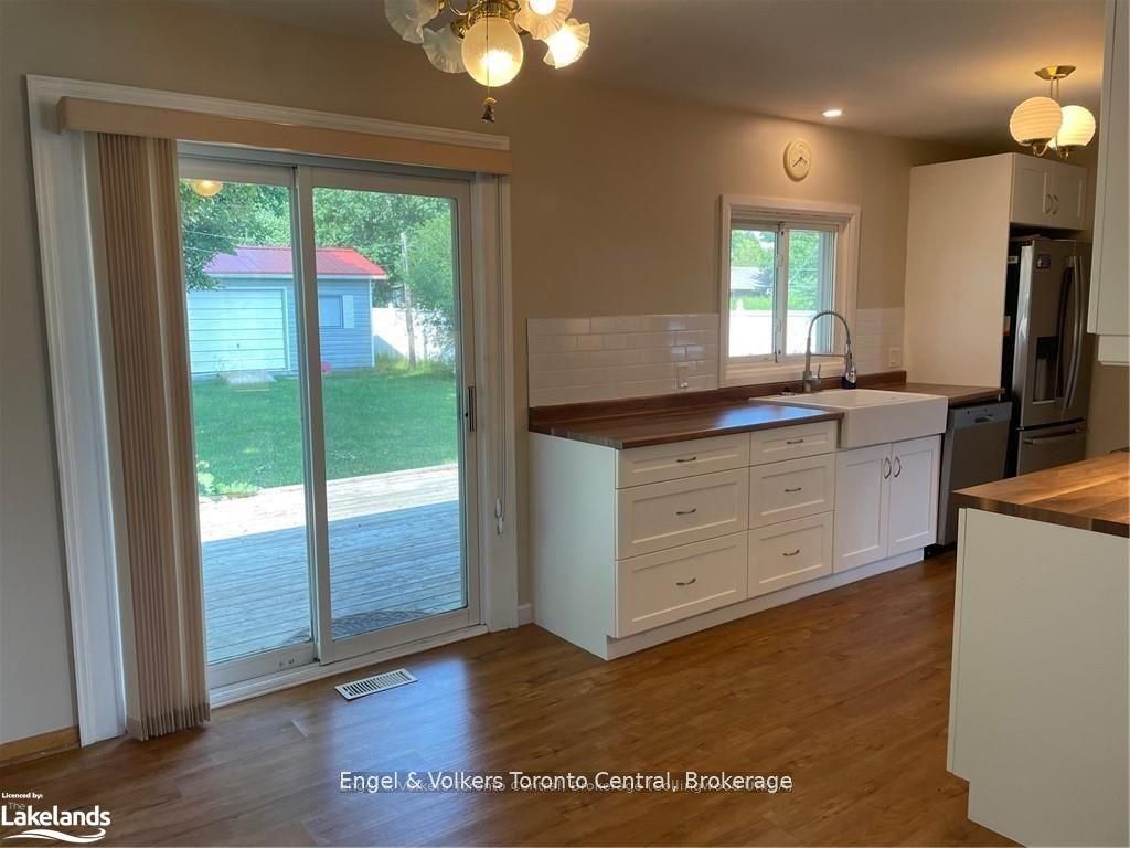 27 Herbert Avenue Property Photo 3