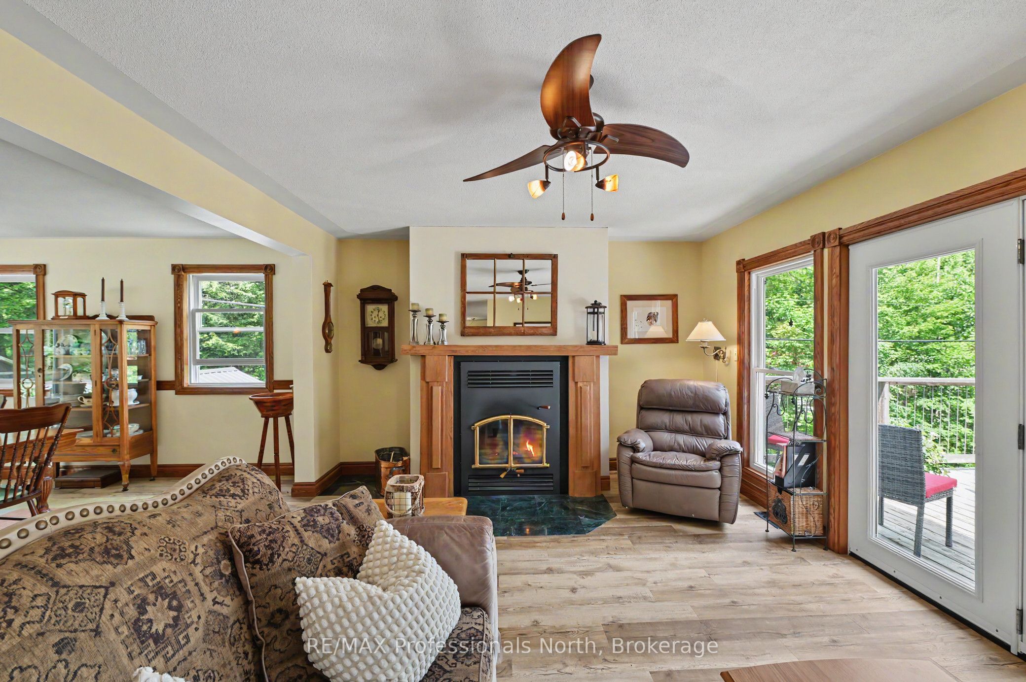 1392 Tennyson Road Property Photo 8