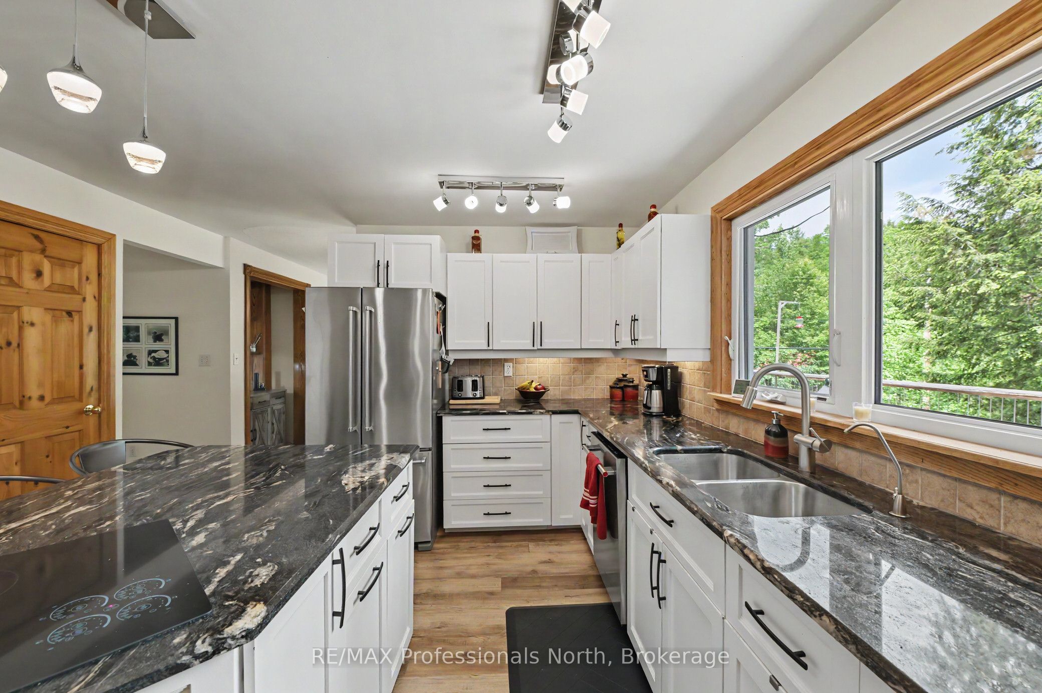 1392 Tennyson Road Property Photo 20