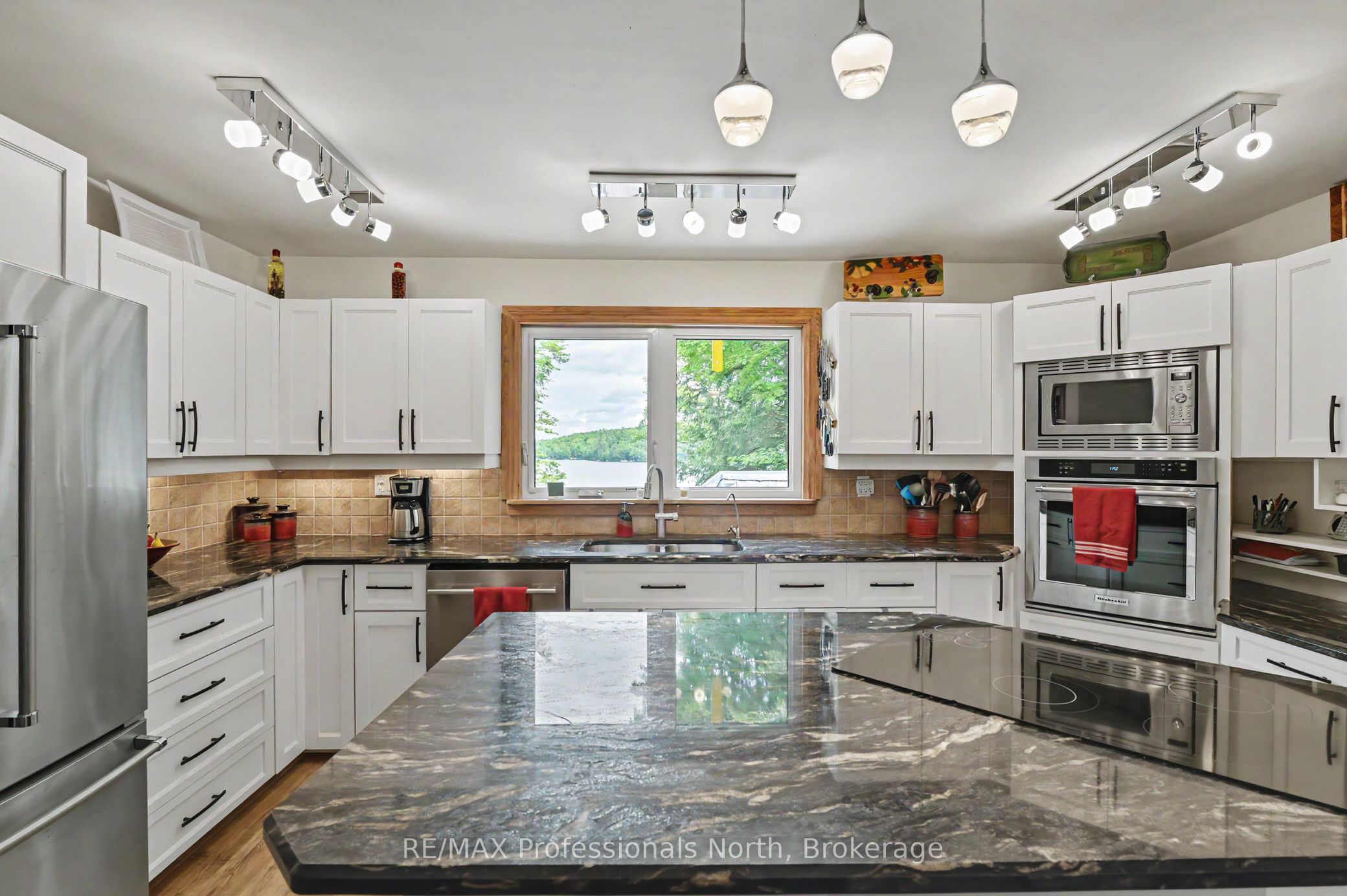 1392 Tennyson Road Property Photo 24