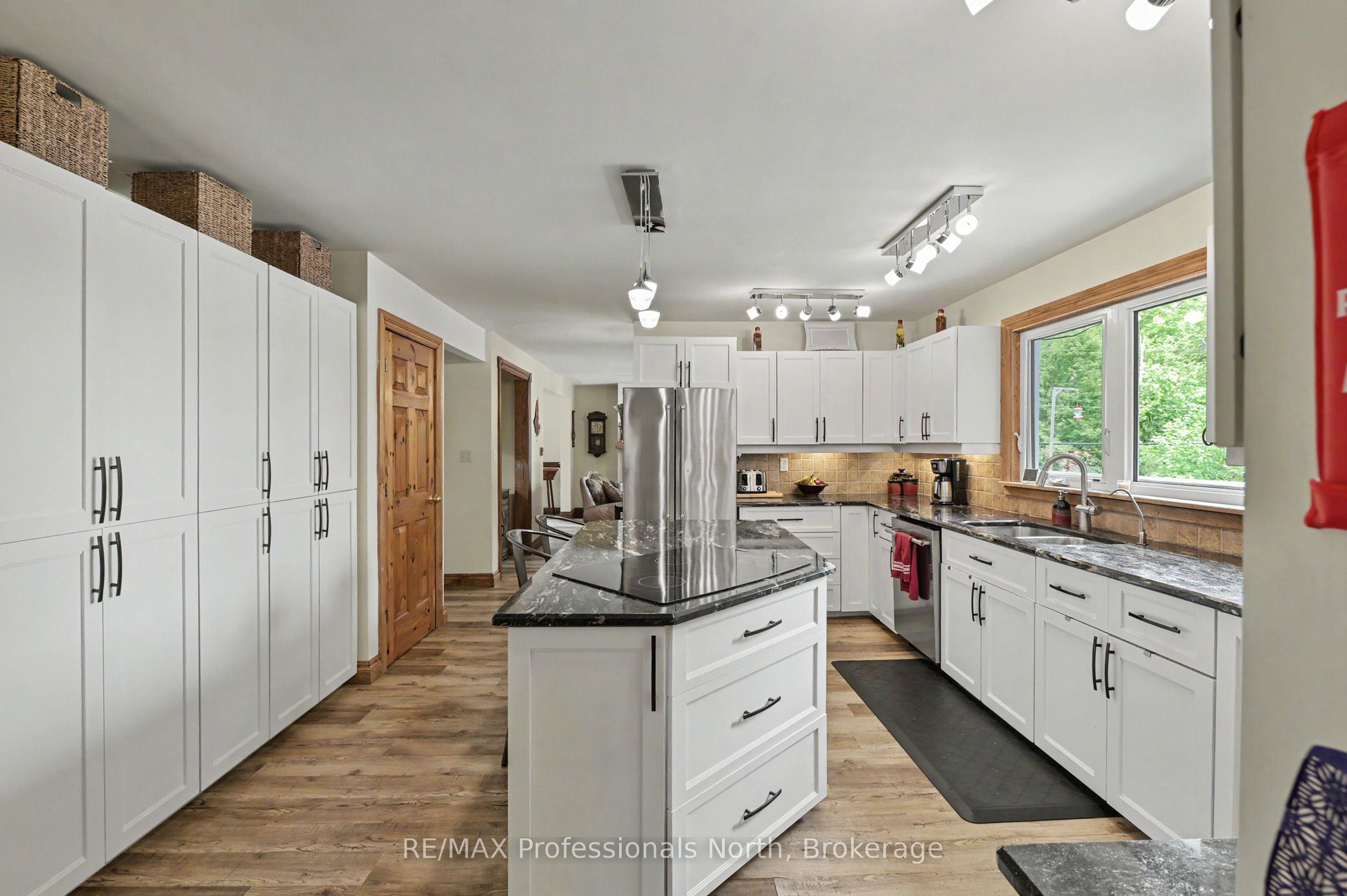 1392 Tennyson Road Property Photo 25