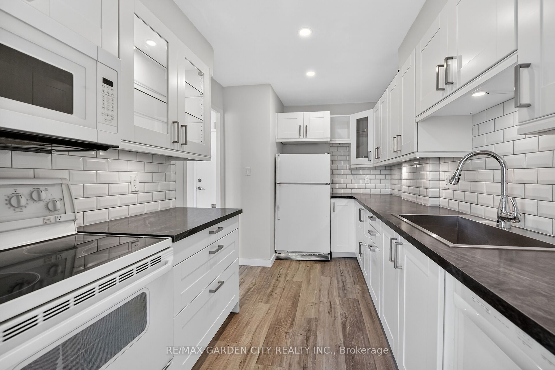 35 Towering Heights Boulevard 106 Property Photo 12