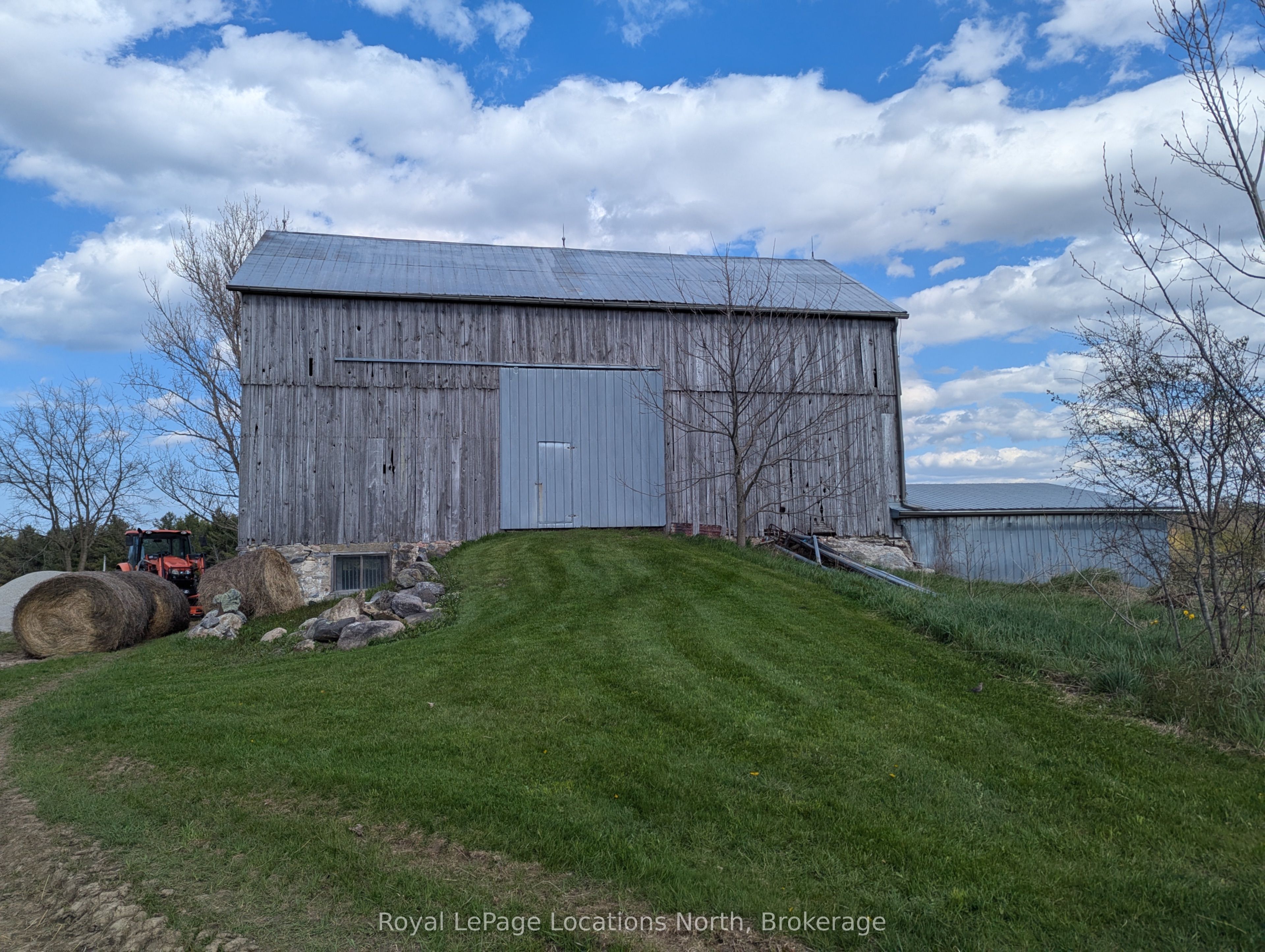 125552 13 Side Road Property Photo 1